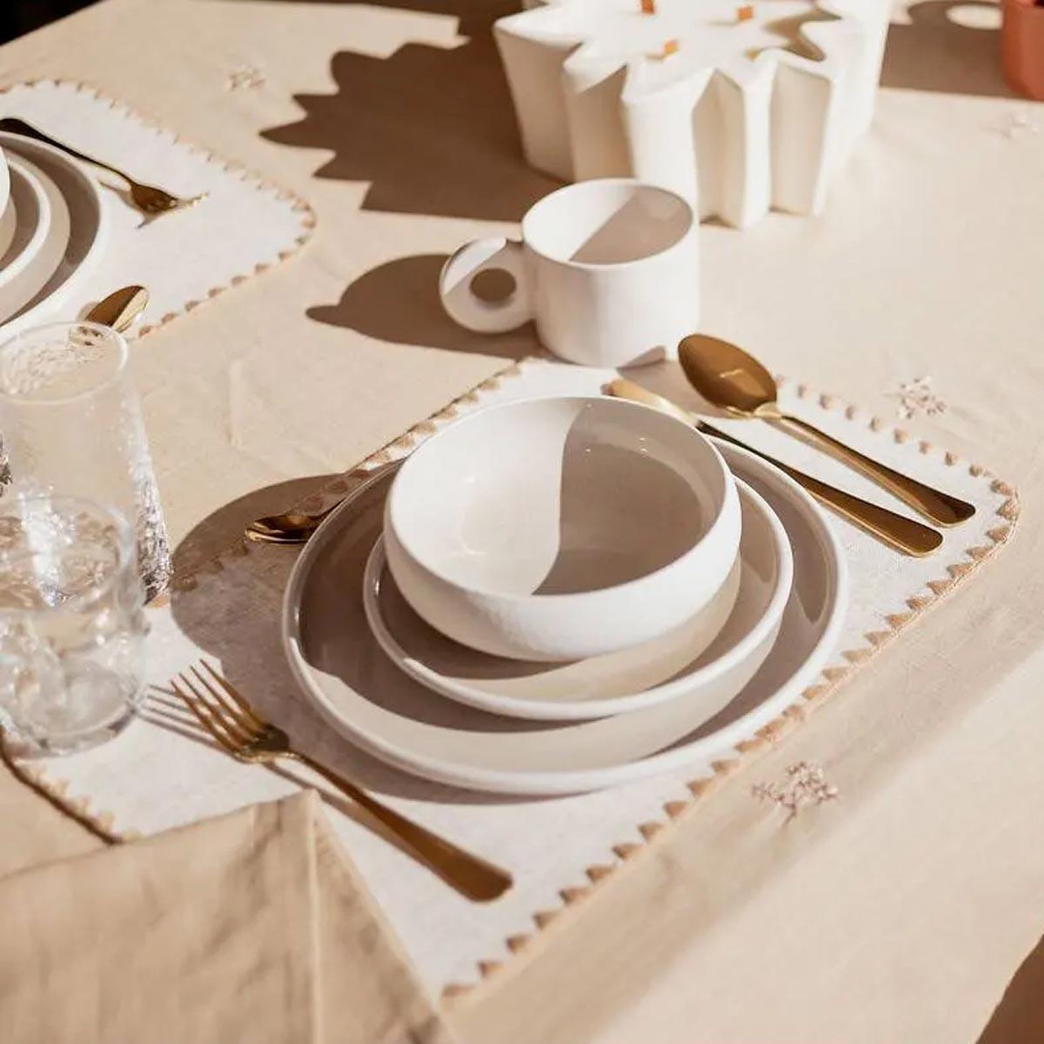 Voir la diapositive 2 : SECRET DE GOURMET Set de Table en Tissu  Sandrine  30x45cm Beige