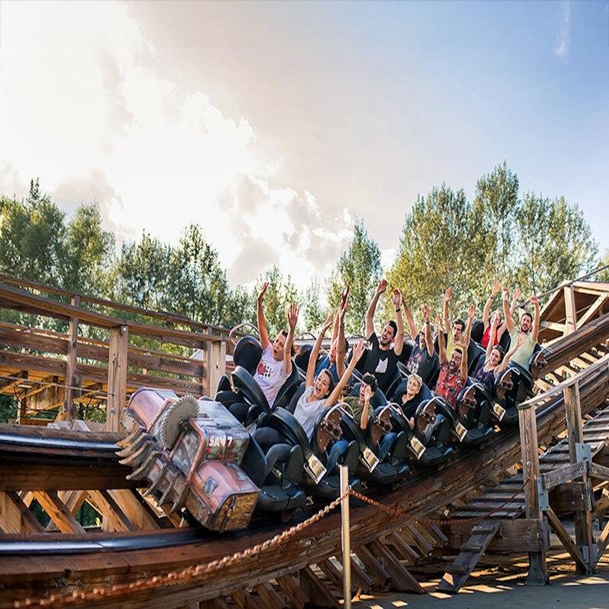 Smartbox Journée amusante : 1 entrée Grand Visiteur pour le parc Walibi Rhône-Alpes - Coffret Cadeau Multi-thèmes