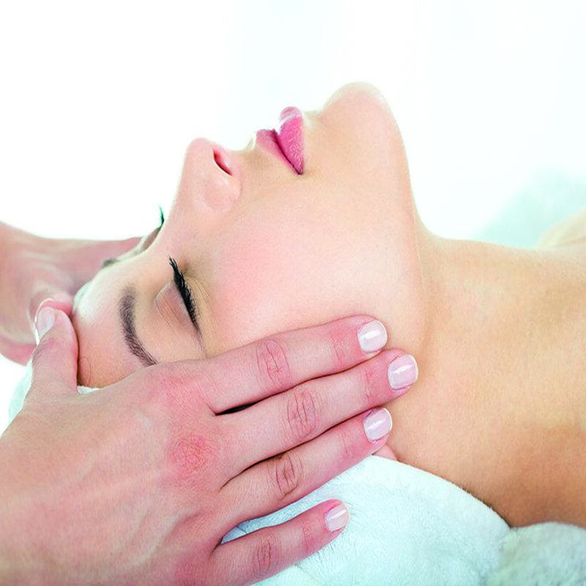 Voir la diapositive 4 : Smartbox Pause relaxante avec massage ou accès à l'espace bien-être - coffret cadeau bien-être