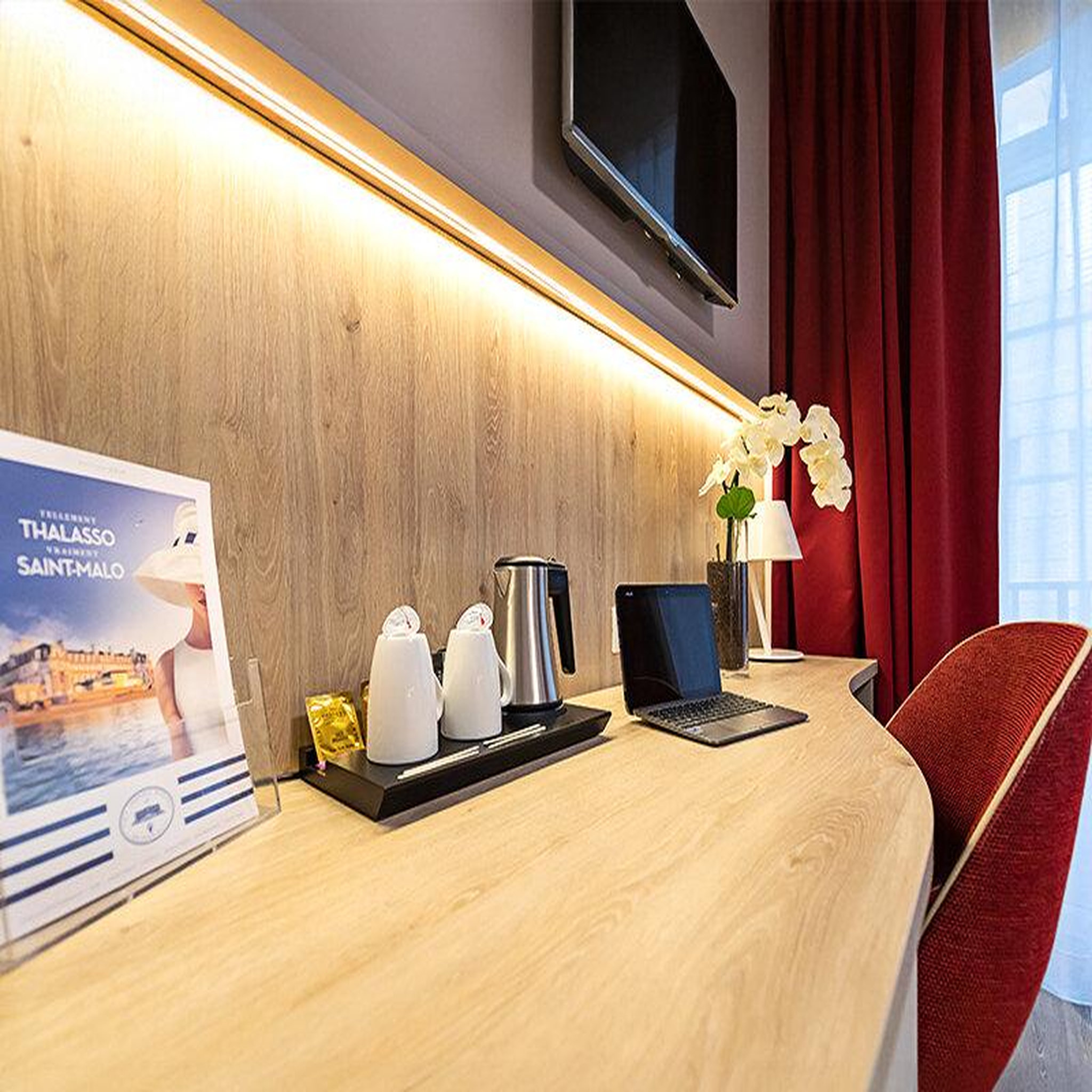 Voir la diapositive 3 : Smartbox 2 jours en hôtel à saint-malo - coffret cadeau séjour