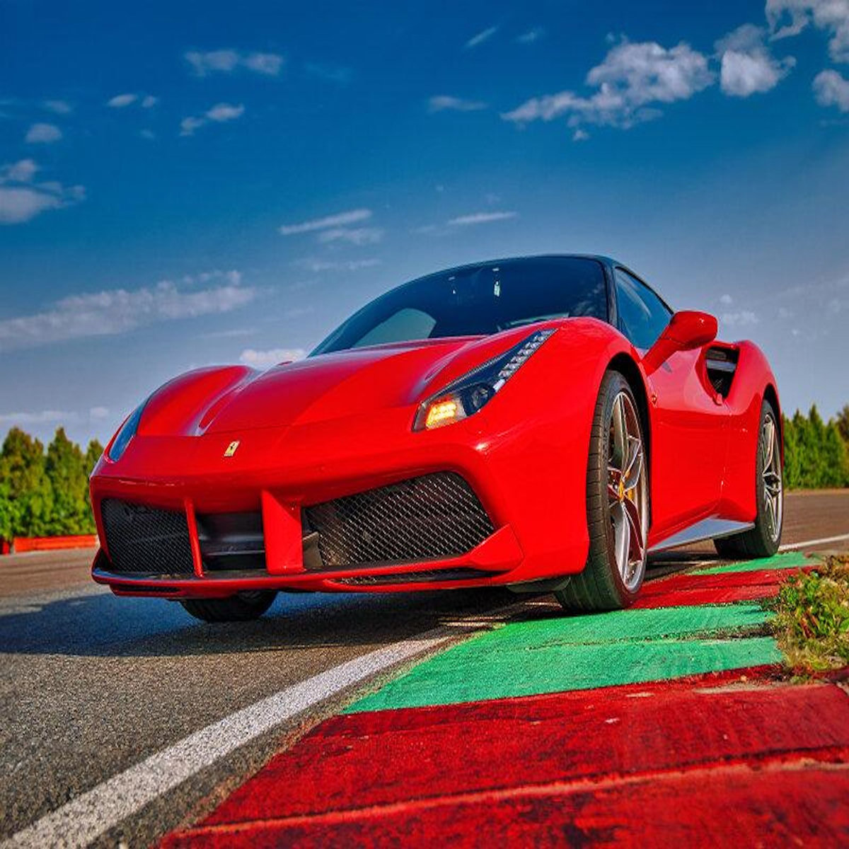 Smartbox Stage de pilotage multivolant : 2 tours en Porsche et 2 tours en Ferrari 488 GTB sur le circuit de Magny-Cours - Coffret Cadeau Sport & Aventure