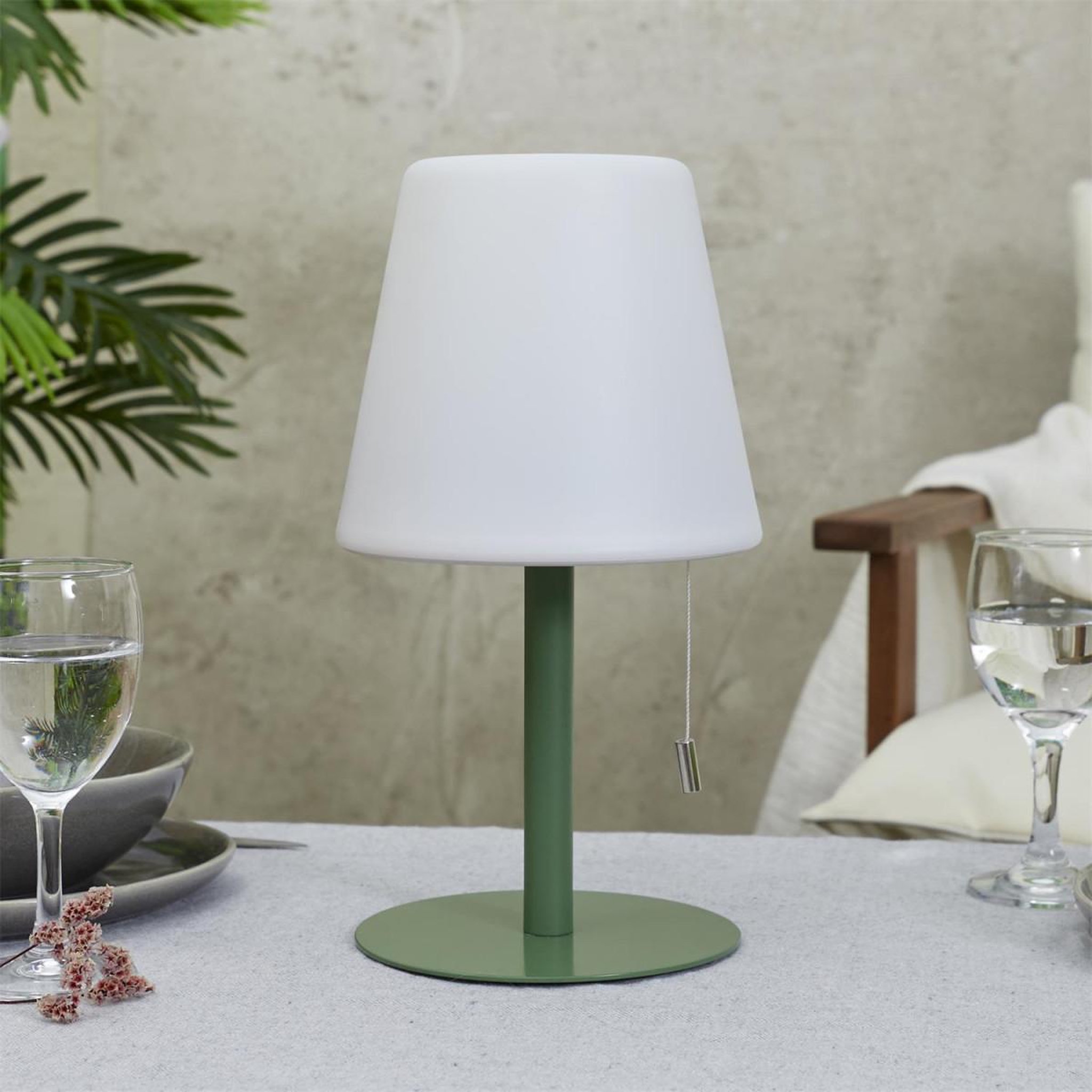 Voir la diapositive 4 : The Home Deco Factory Lampe à poser intérieur & extérieur  led  30cm vert