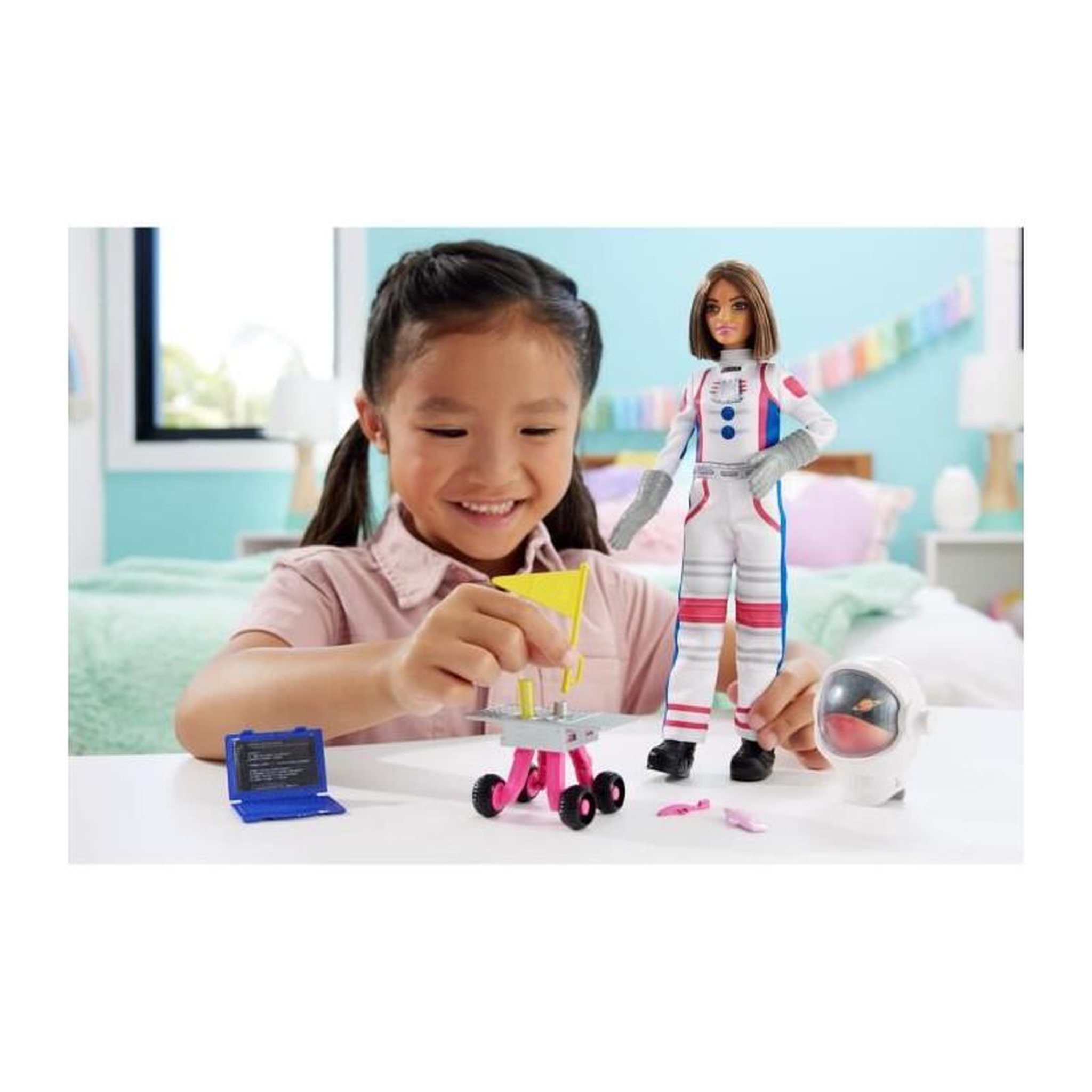 Voir la diapositive 4 : MATTEL Coffret Barbie Astronaute - Mattel - 65eme Anniversaire - 10 Accessoires - Multicolore - 3 ans et plus