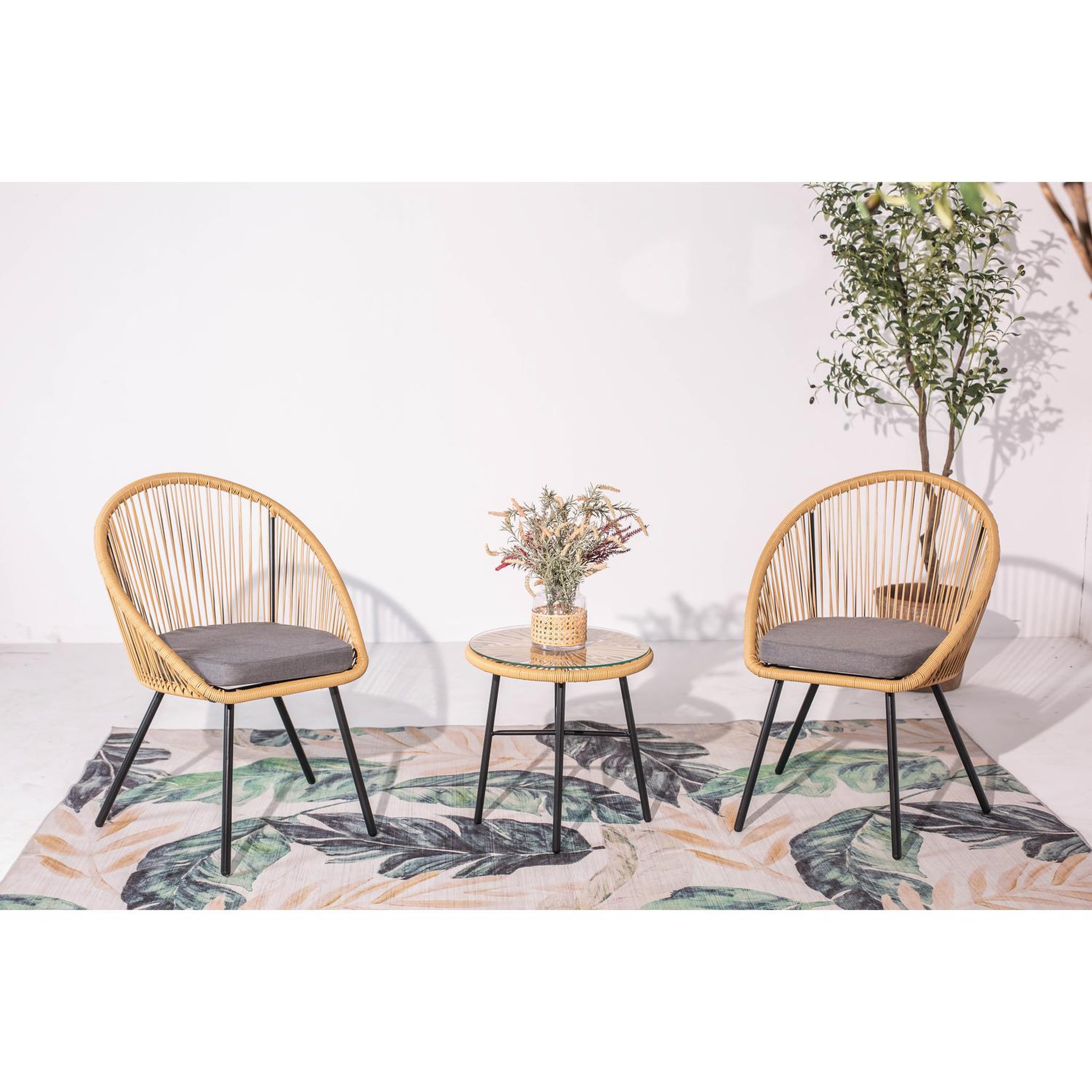 Voir la diapositive 2 : CONCEPT USINE Salon de balcon 2 fauteuils et 1 table coussins gris ipanema