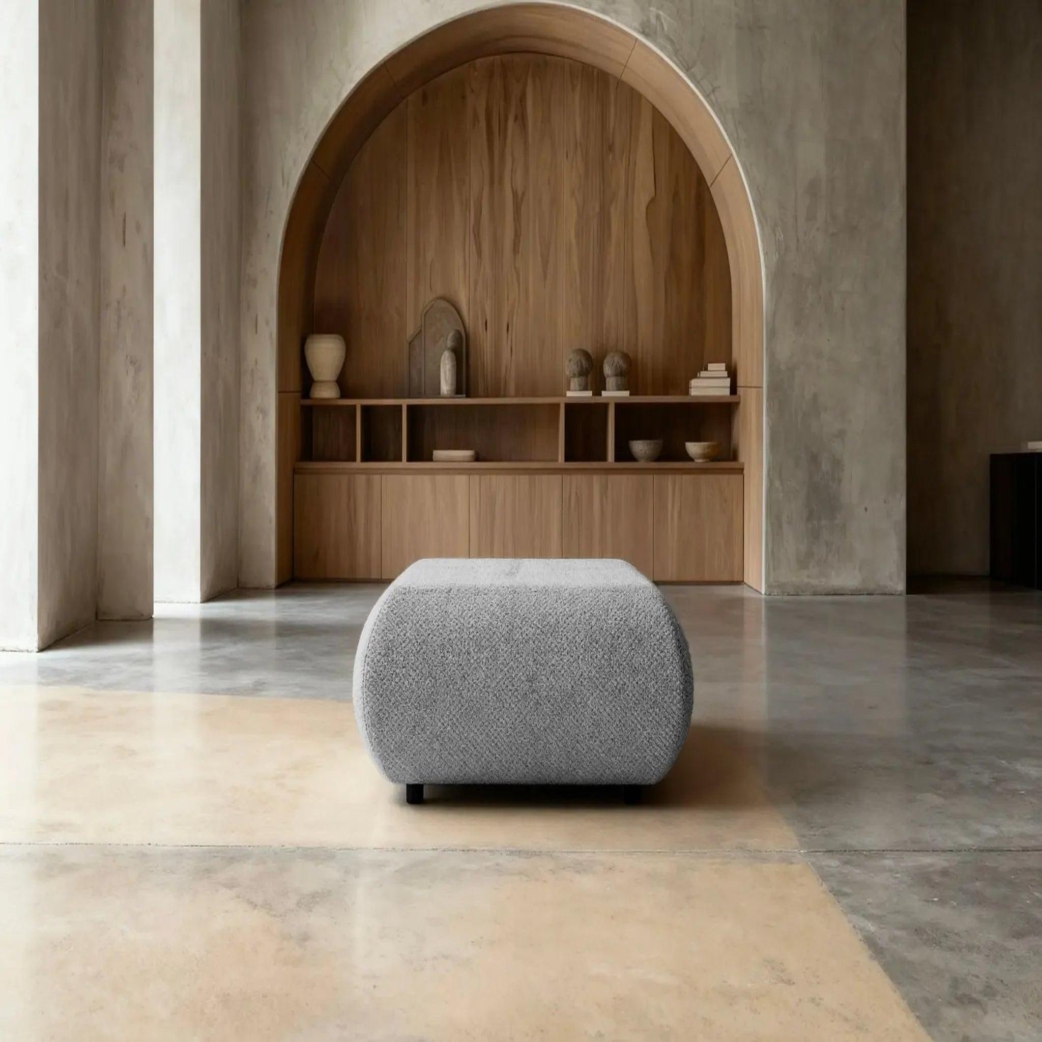Voir la diapositive 3 : CASANOVA PARIS Levi - pouf tissu lisse
