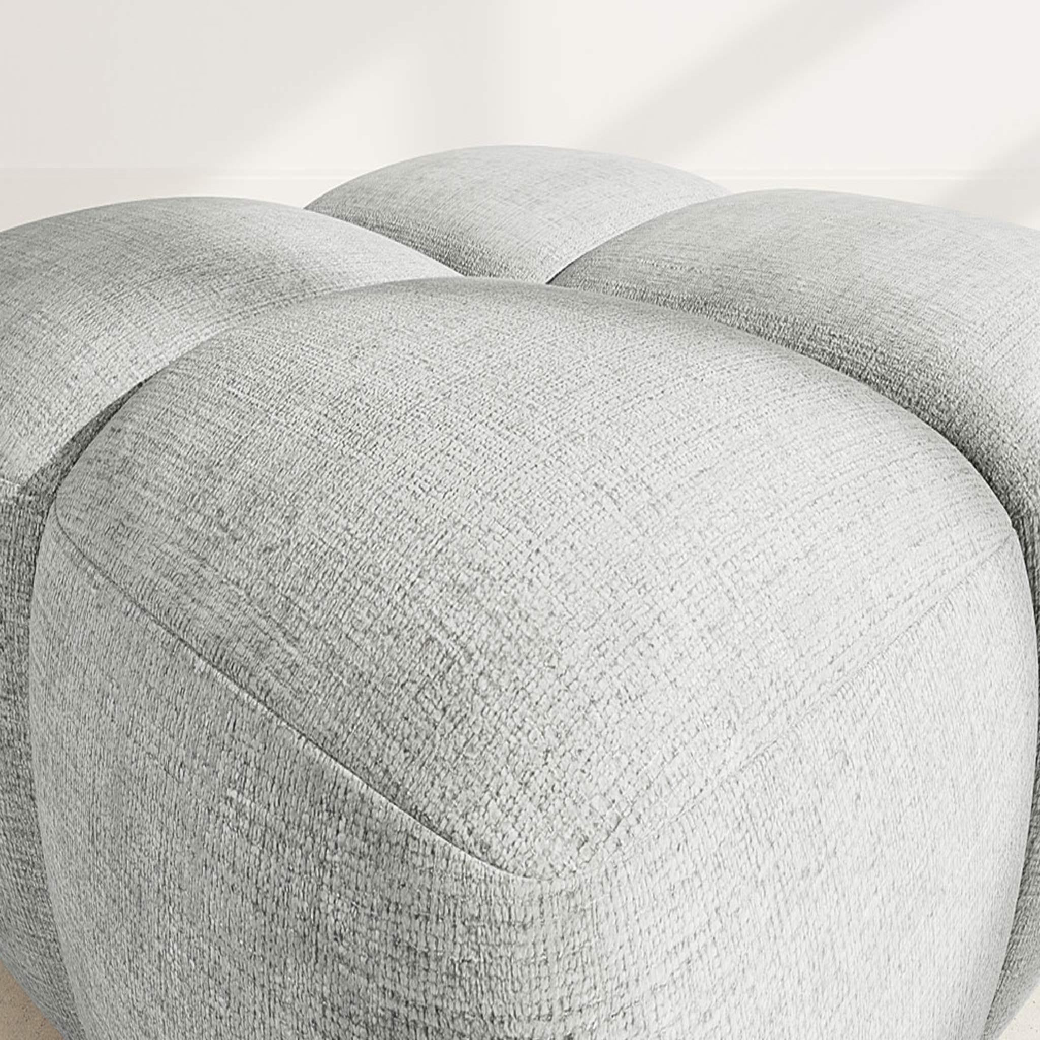 Voir la diapositive 4 : LISA DESIGN Grace - pouf en velours texturé