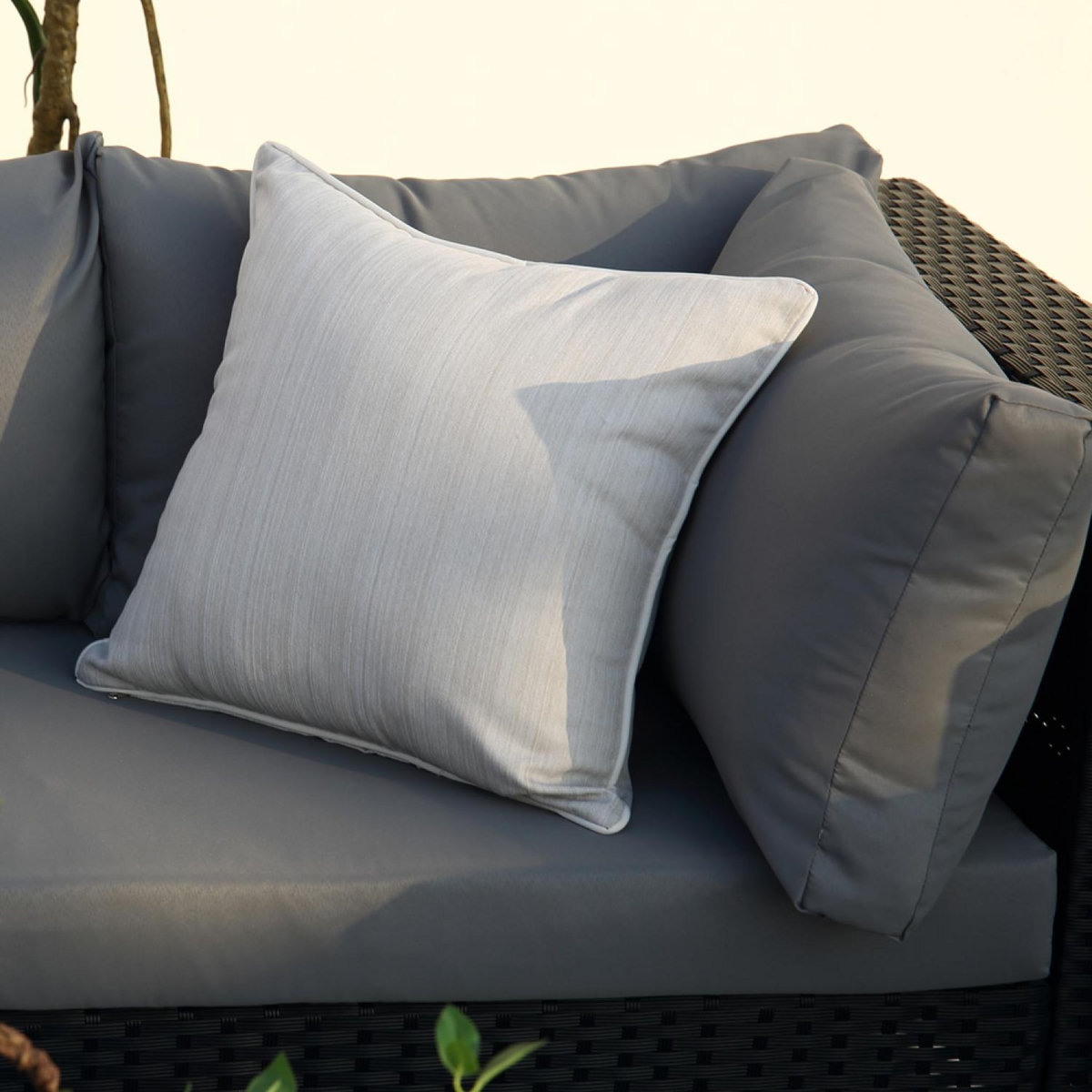 CONCEPT USINE Salon de jardin modulable 6 places en résine gris et beige SALENTO