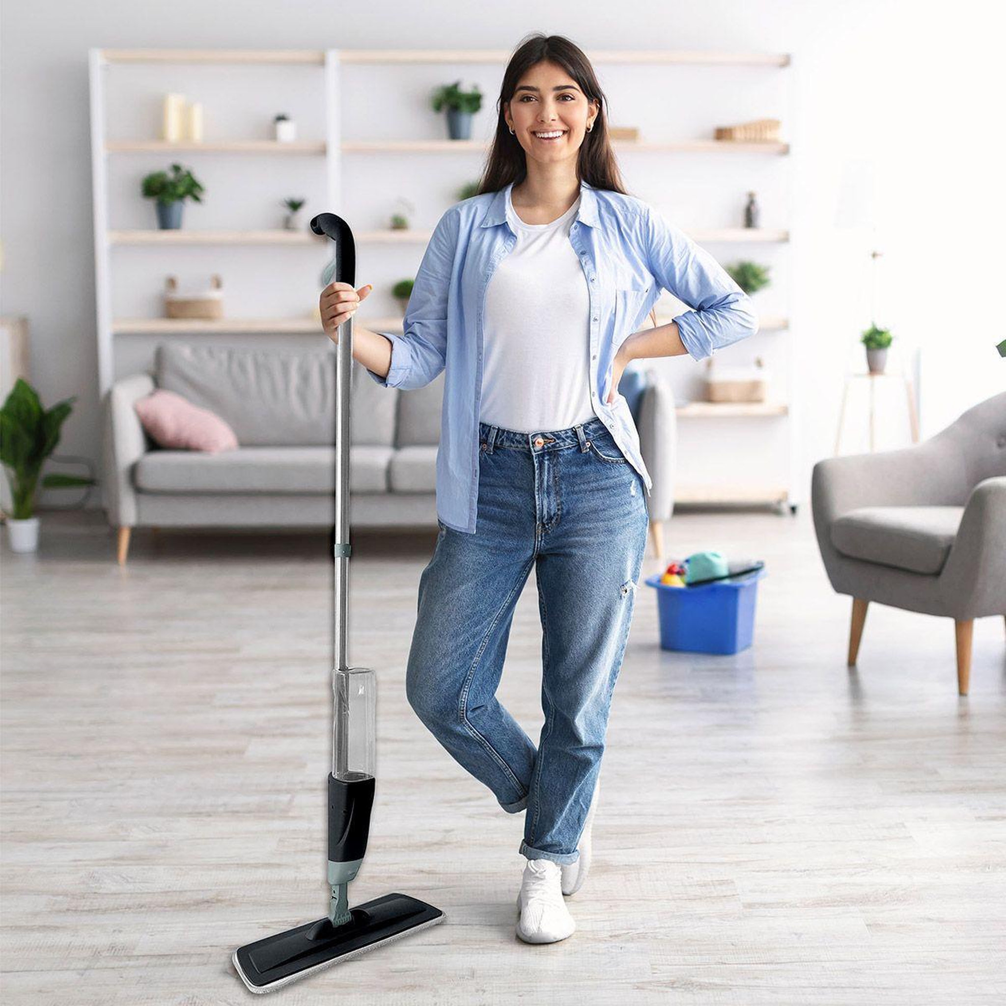 Voir la diapositive 3 : HOMEA Balai mop  vaporisateur  630ml anthracite & bleu givré