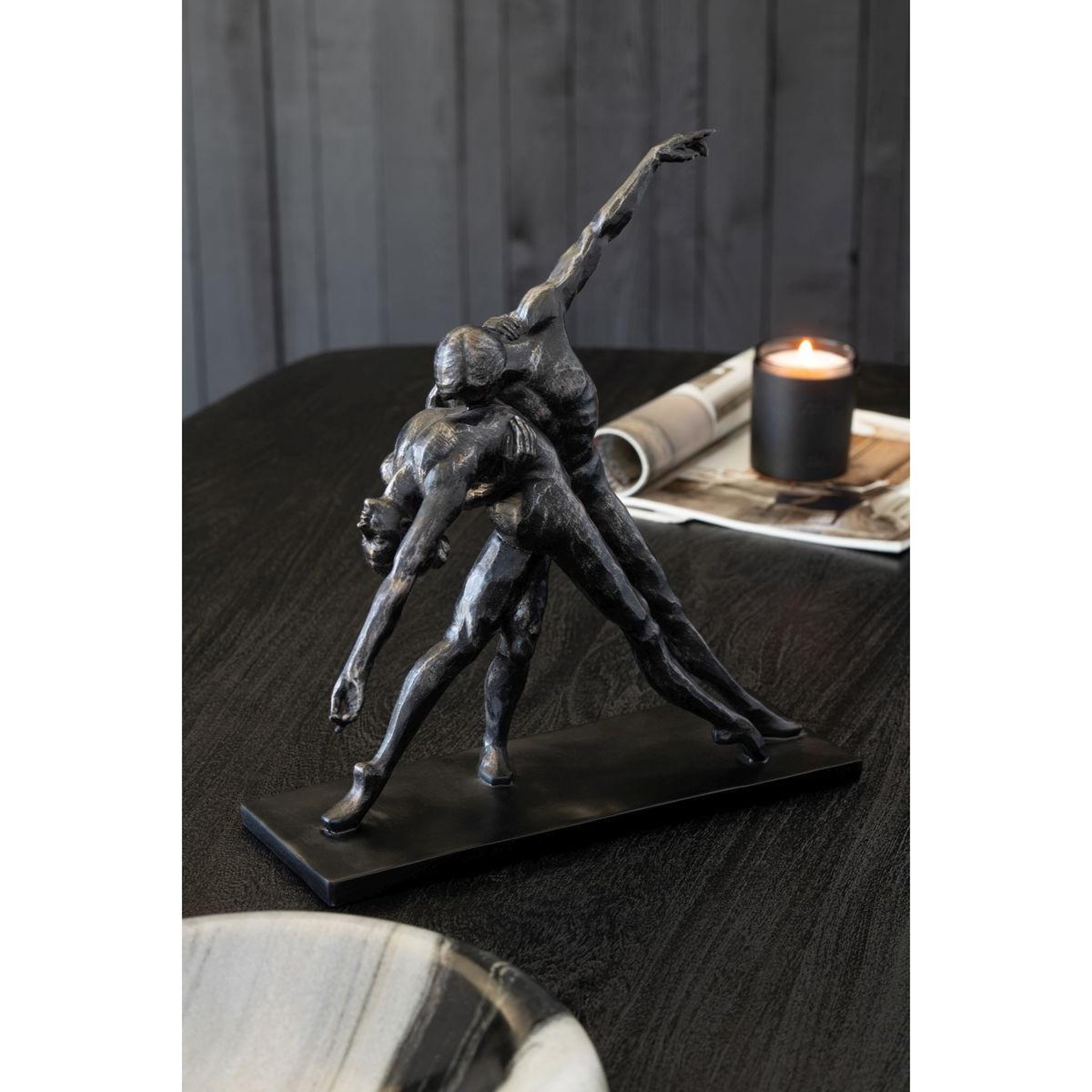 Voir la diapositive 3 : J-LINE Statuette Couple Danse  Courchevel  38cm Noir