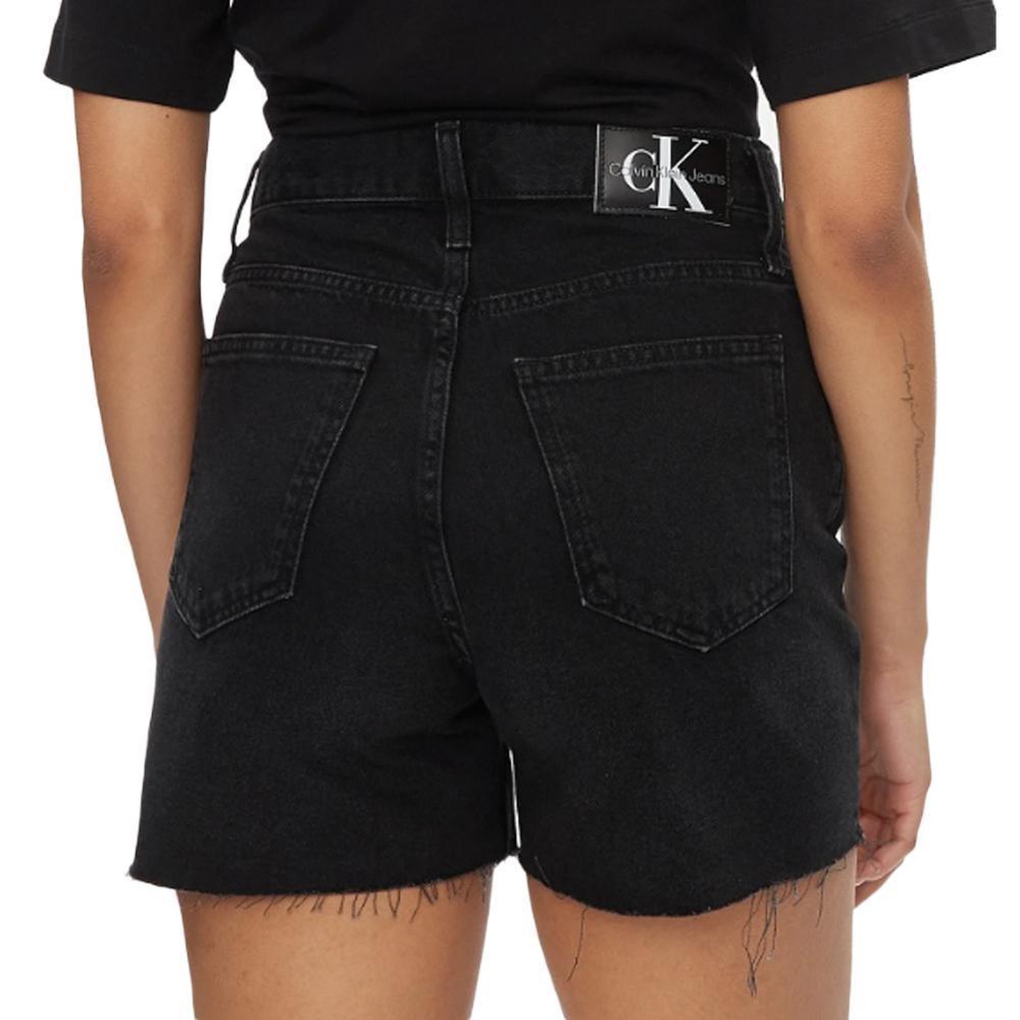 Voir la diapositive 2 : CALVIN KLEIN JEANS Short Mom Noir Femme Calvin Klein Jeans J20J222812D