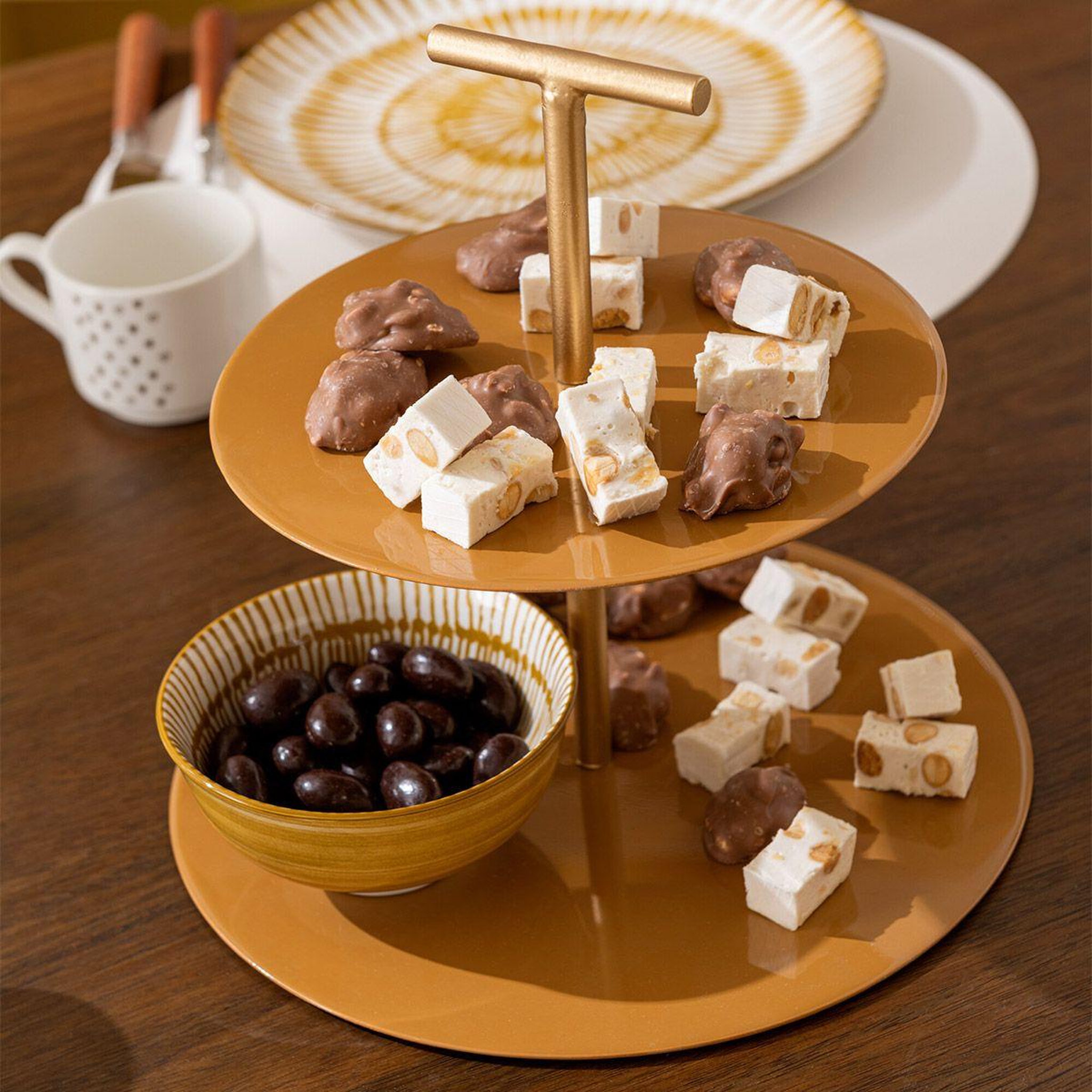 Voir la diapositive 2 : J-LINE Plateau de Présentation 2 Niveaux  Ocari  25cm Ocre