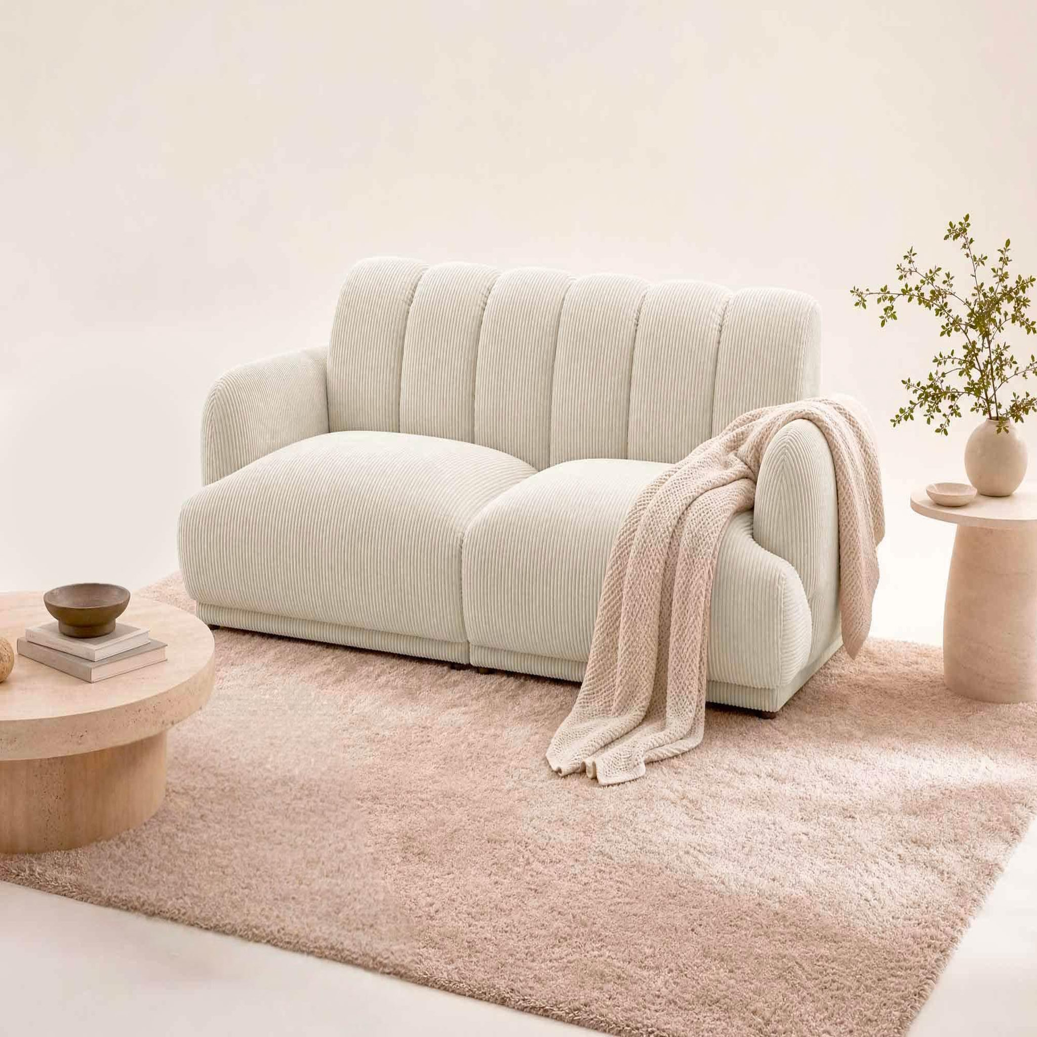 Voir la diapositive 2 : BEST MOBILIER Luigi - canapé droit 3 places en velours côtelé