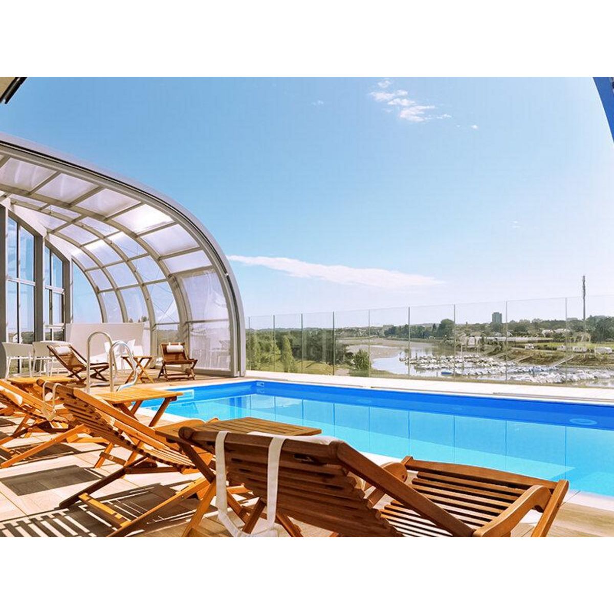 Smartbox Séjour relaxant avec accès à l'espace détente au bord de l'océan Atlantique - Coffret Cadeau Séjour