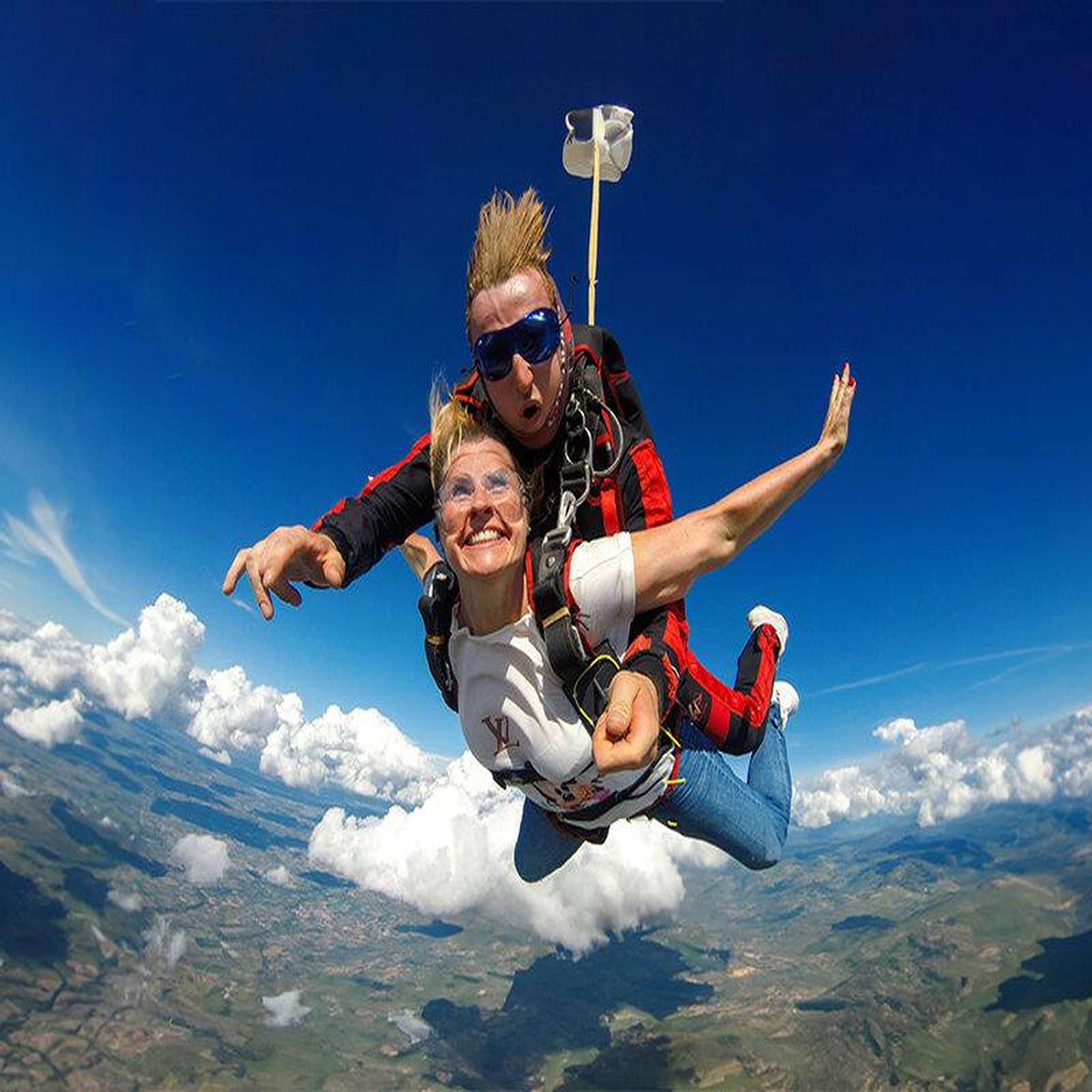 Voir la diapositive 3 : Smartbox Saut en parachute près de toulouse - coffret cadeau sport & aventure