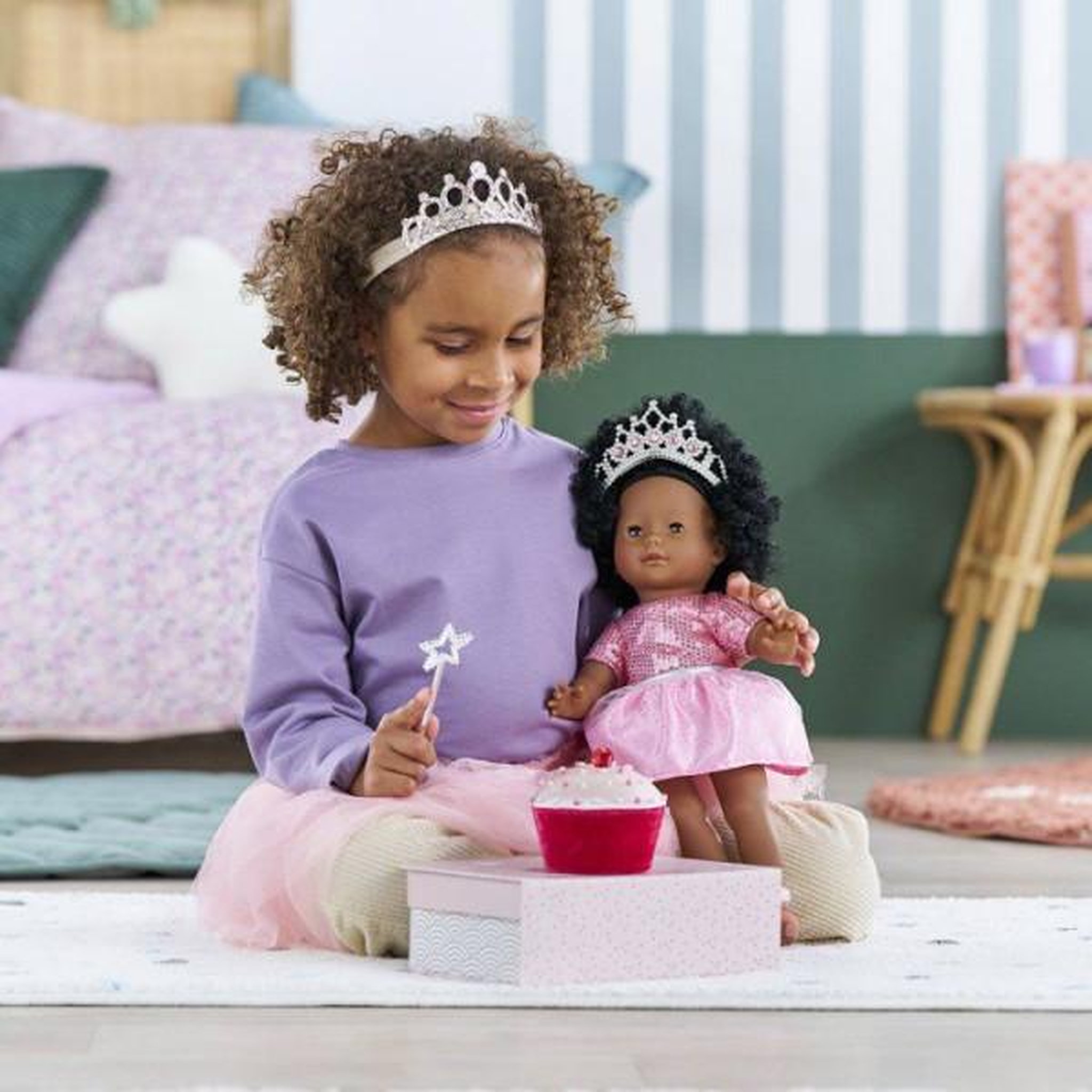 Voir la diapositive 2 : Corolle Coffret Princesse anniversaire - COROLLE - Pour poupée 36 cm - Des 3 ans