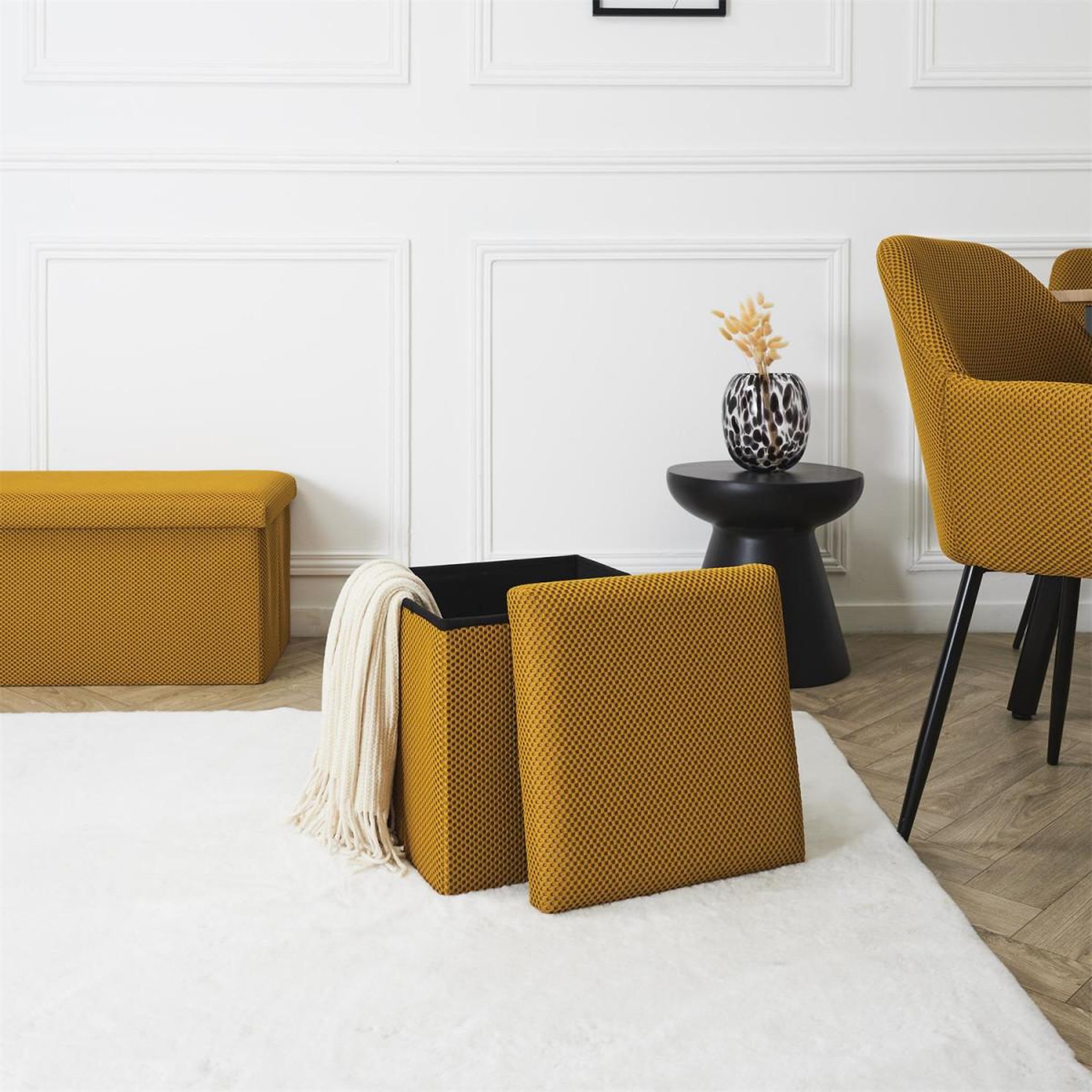 Voir la diapositive 6 : The Home Deco Factory Pouf coffre pliable  atome  38cm jaune