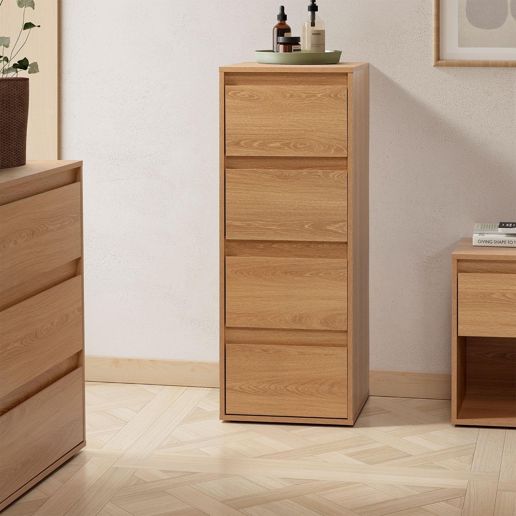 Voir la diapositive 2 : VS VENTA-STOCK Commode haute Tori 4 tiroirs effet Chêne