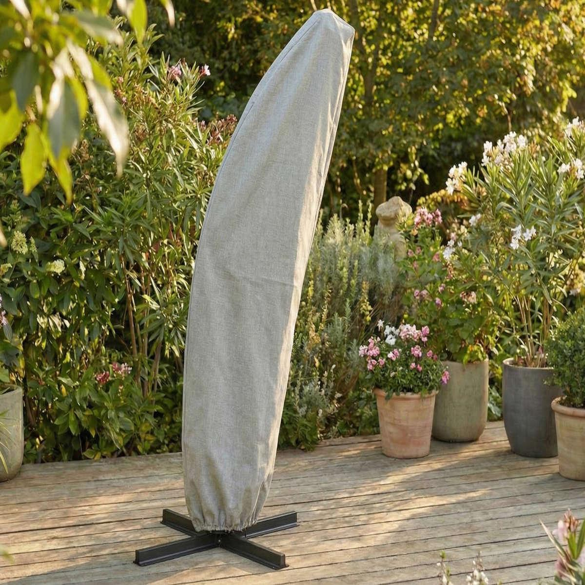 Voir la diapositive 2 : Jardiline Housse de protection cover garden pour parasol déporté jusqu'à ø 5 m - livrée avec une tige de pose - jardiline