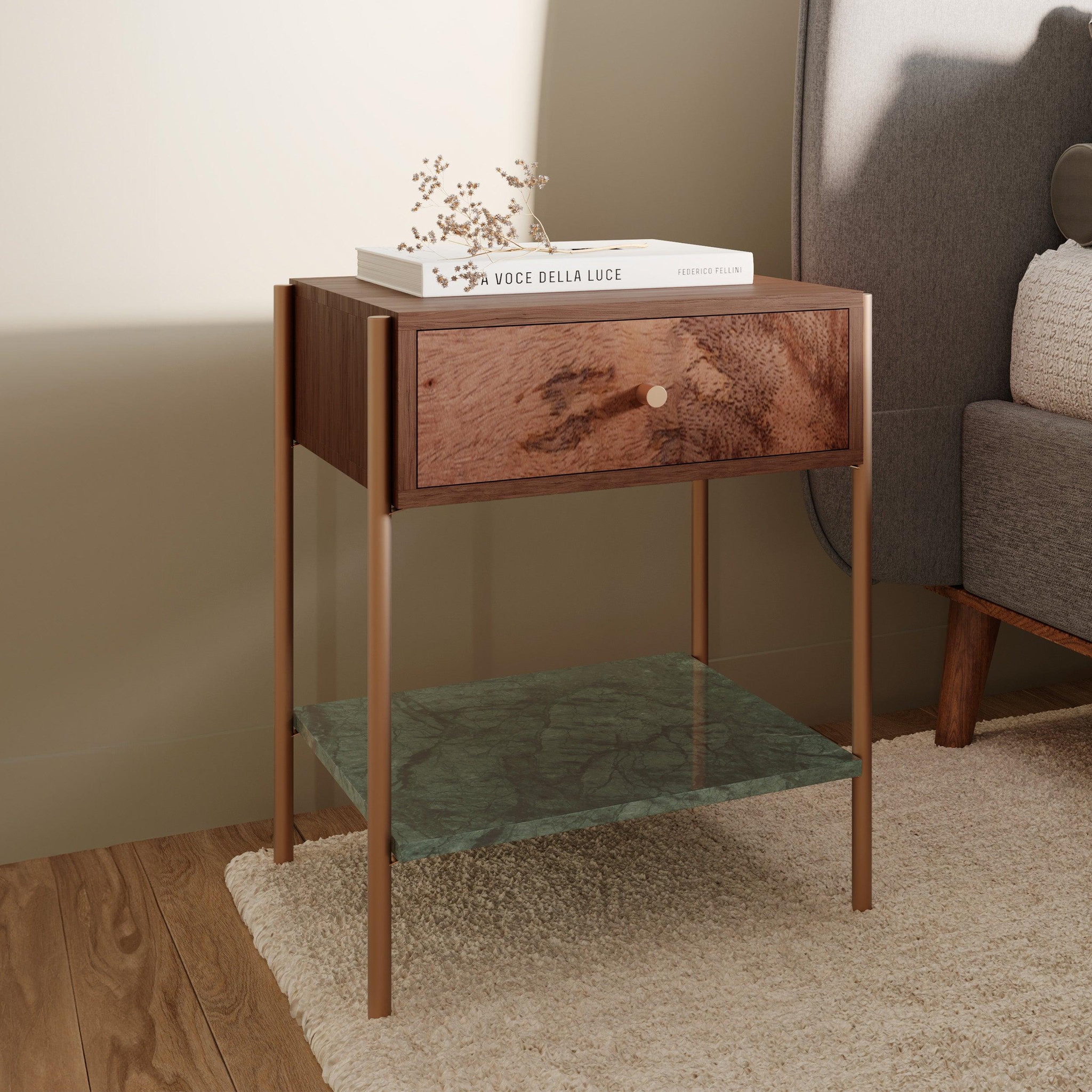 Voir la diapositive 2 : MAISON PAVANE Table de chevet en bois de manguier et marbre vert-doori