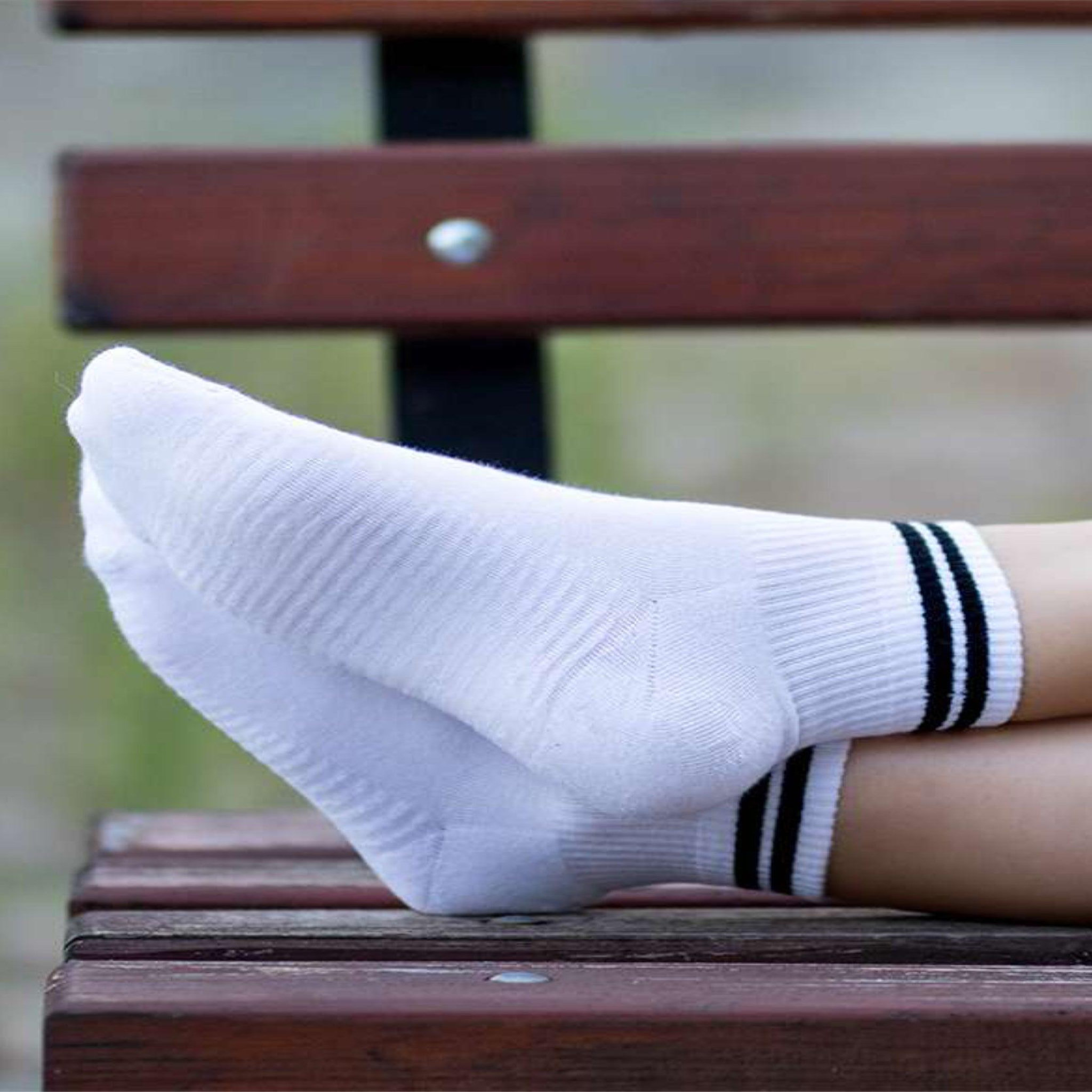 Voir la diapositive 6 : PIRIN HILL Chaussettes courtes active day blanches bandes noires