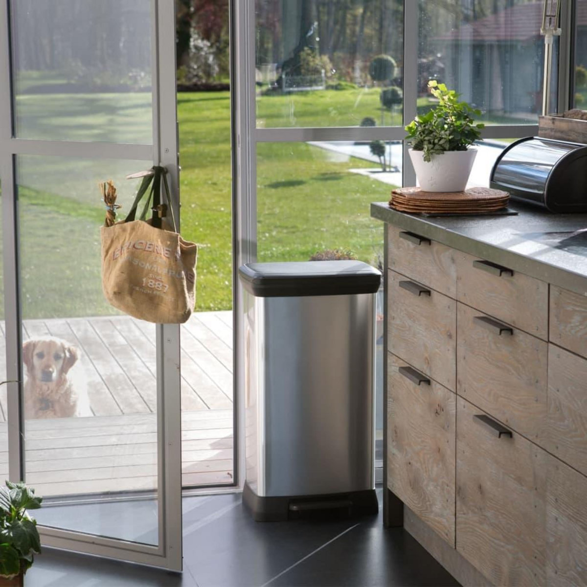 CURVER Curver Poubelle a pedale Deco Rectangulaire 50 L Argente