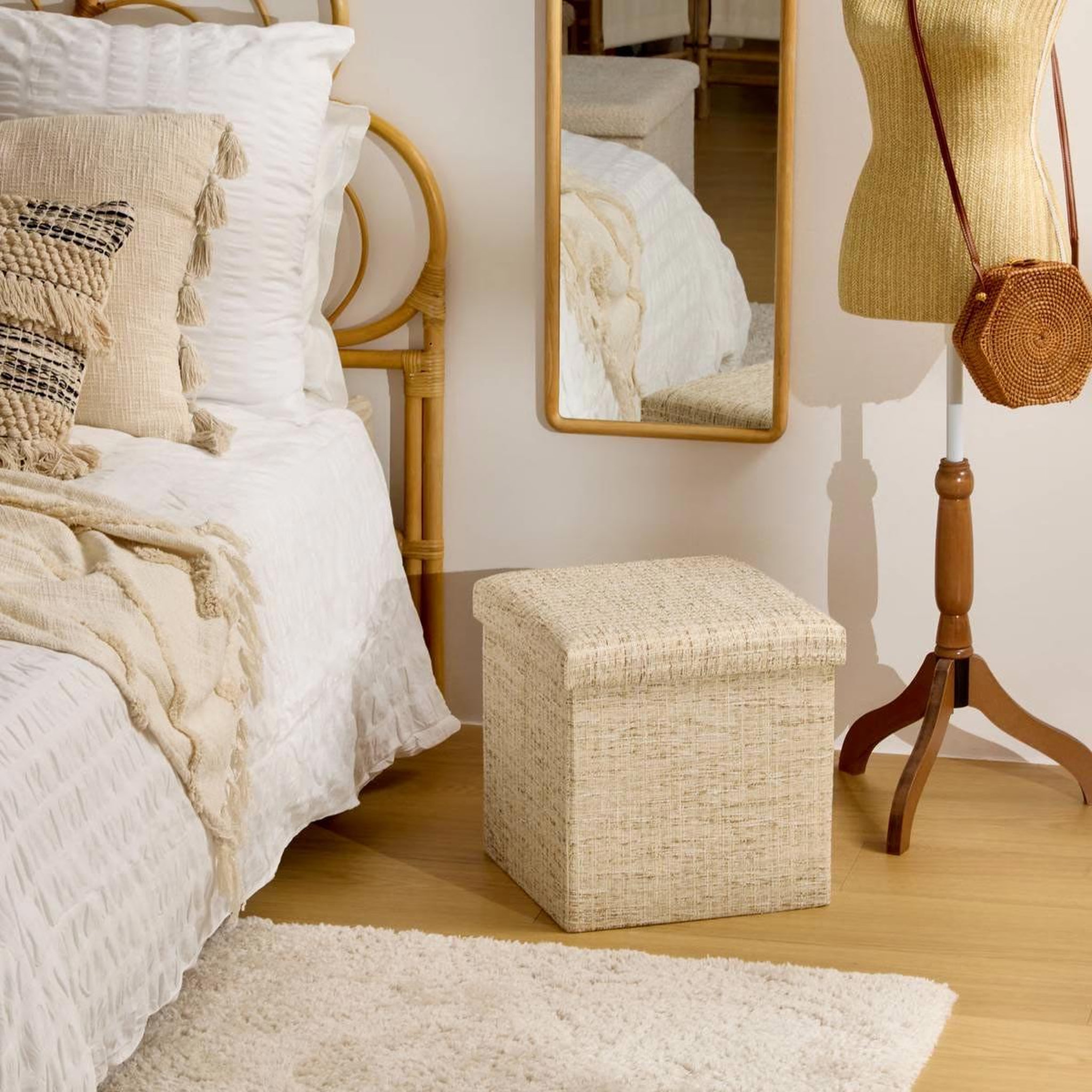 Voir la diapositive 3 : ATMOSPHERA Pouf coffre pliable  olma  38cm crème