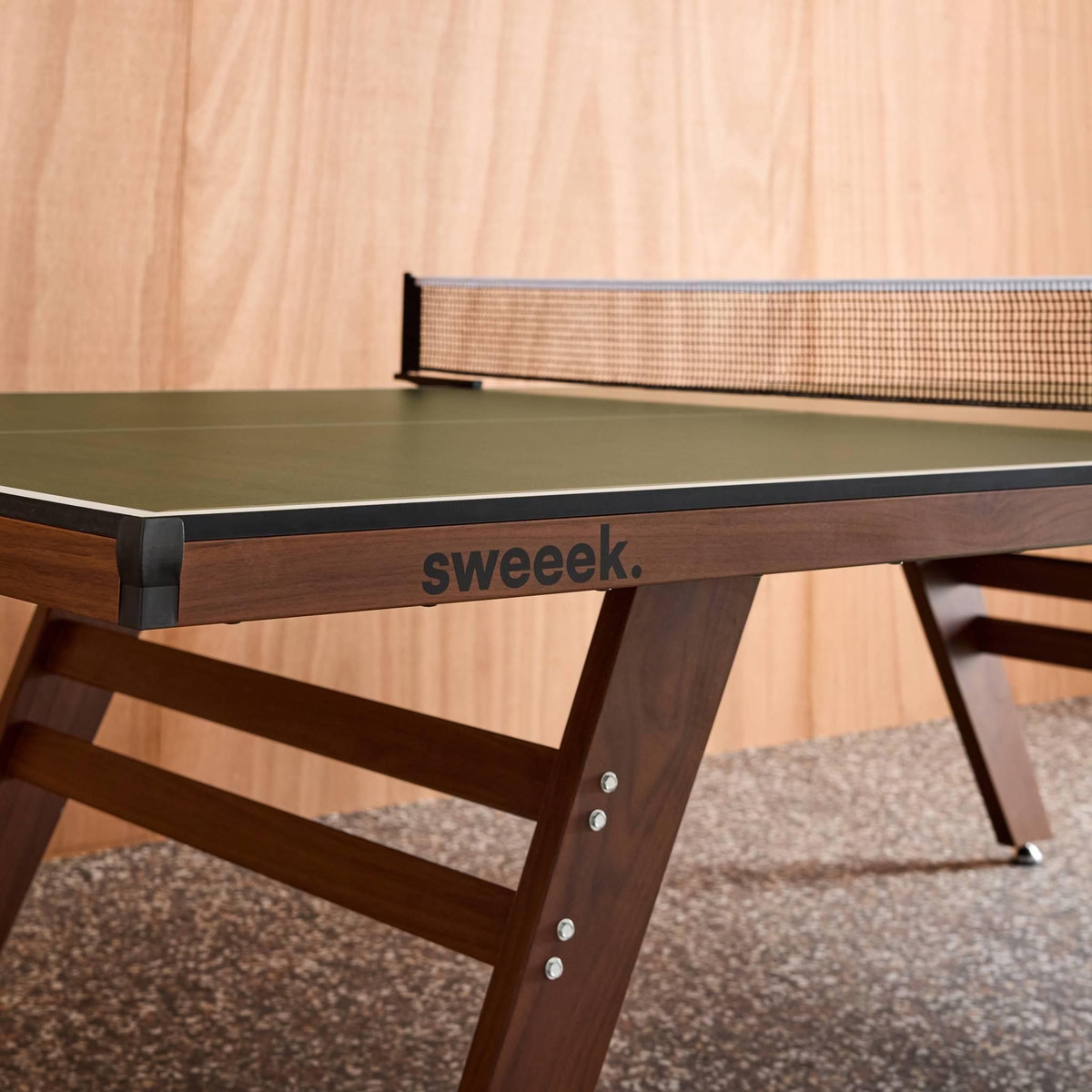 SWEEEK Table de ping pong intérieur deluxe avec 2 raquettes et 3 balles