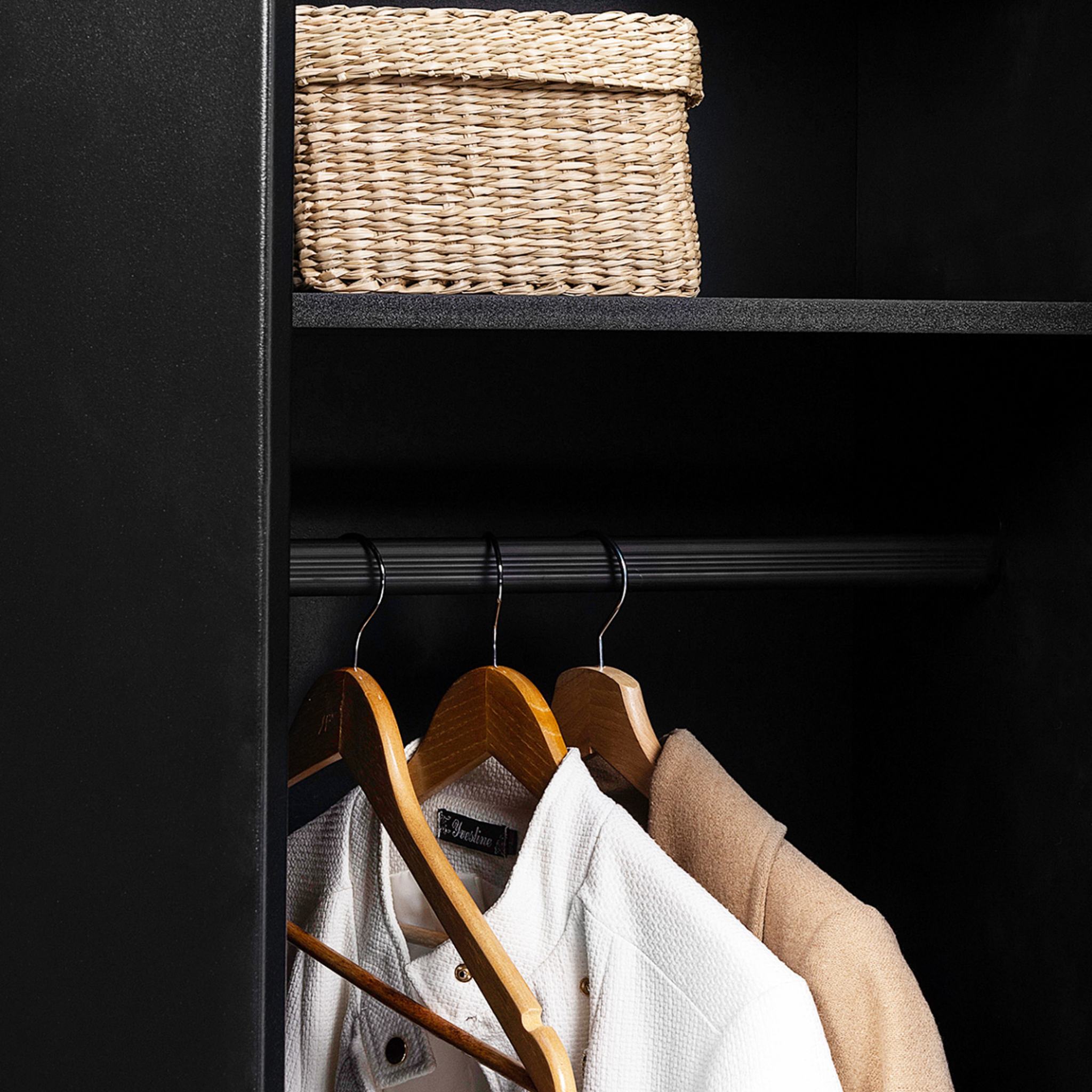 Voir la diapositive 6 : ID MARKET Armoire vestiaire penderie ester 2 portes métal noir design industriel