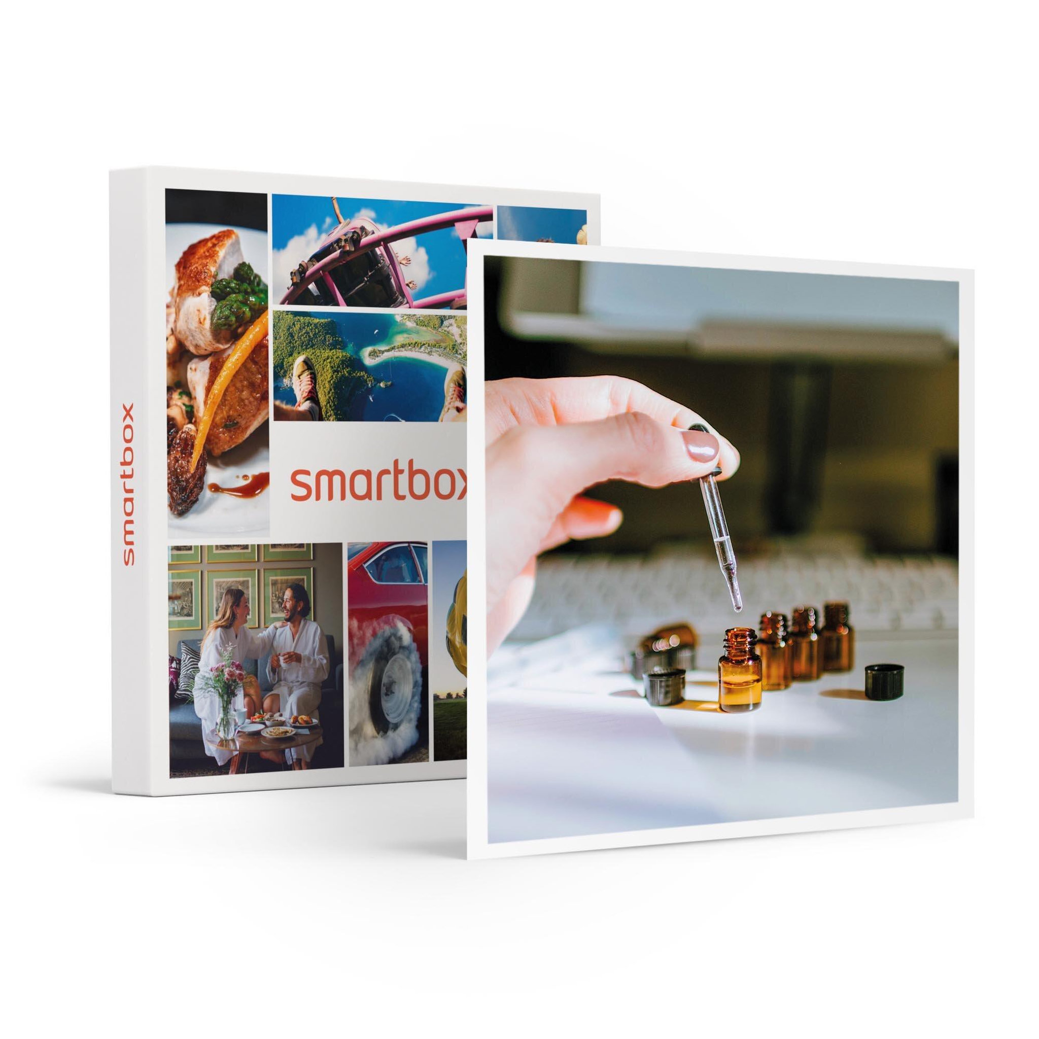 Voir la diapositive 1 : Smartbox Atelier de création de parfum pour 2 dans un appartement privé à Paris - Coffret Cadeau Multi-thèmes