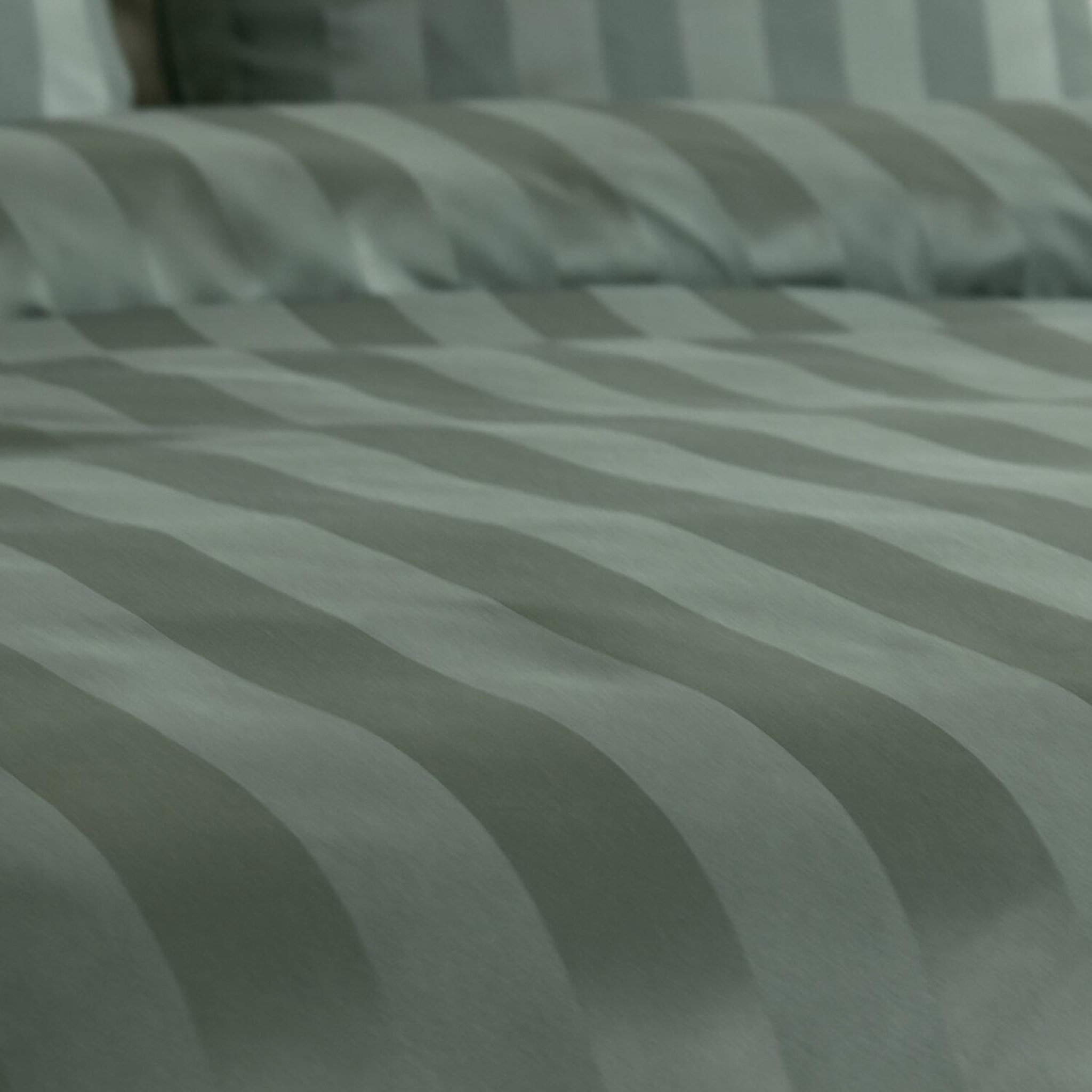 Voir la diapositive 3 : Home collection Parure housse de couette 100% satin de microfibre