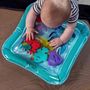 Voir la diapositive 2 : BABY EINSTEIN BABY EINSTEIN Tapis a eau Découverte sensorielle Ocean Explorers - 0 a 36 mois