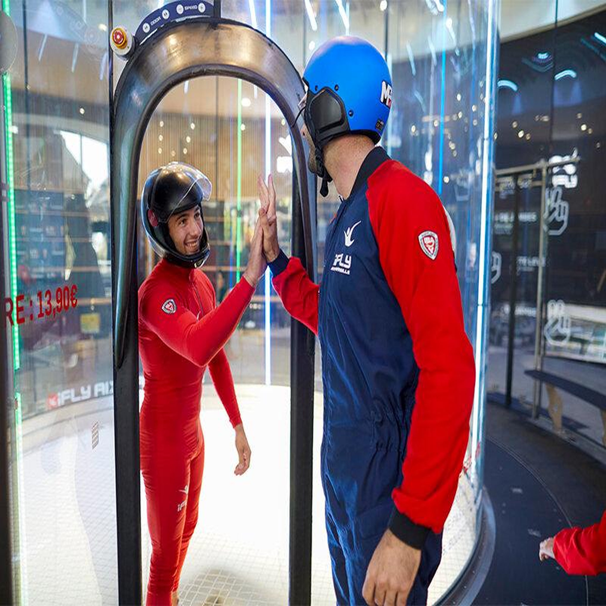 Voir la diapositive 4 : Smartbox 2 vols en chute libre indoor et 1 vol immersif en 4d avec ifly aix-marseille - coffret cadeau sport & aventure