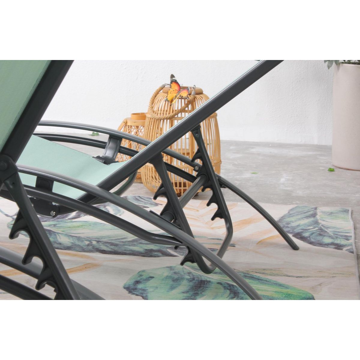 CONCEPT USINE Lot de 2 transats en aluminium et toile PVC vert pastel BAHIA