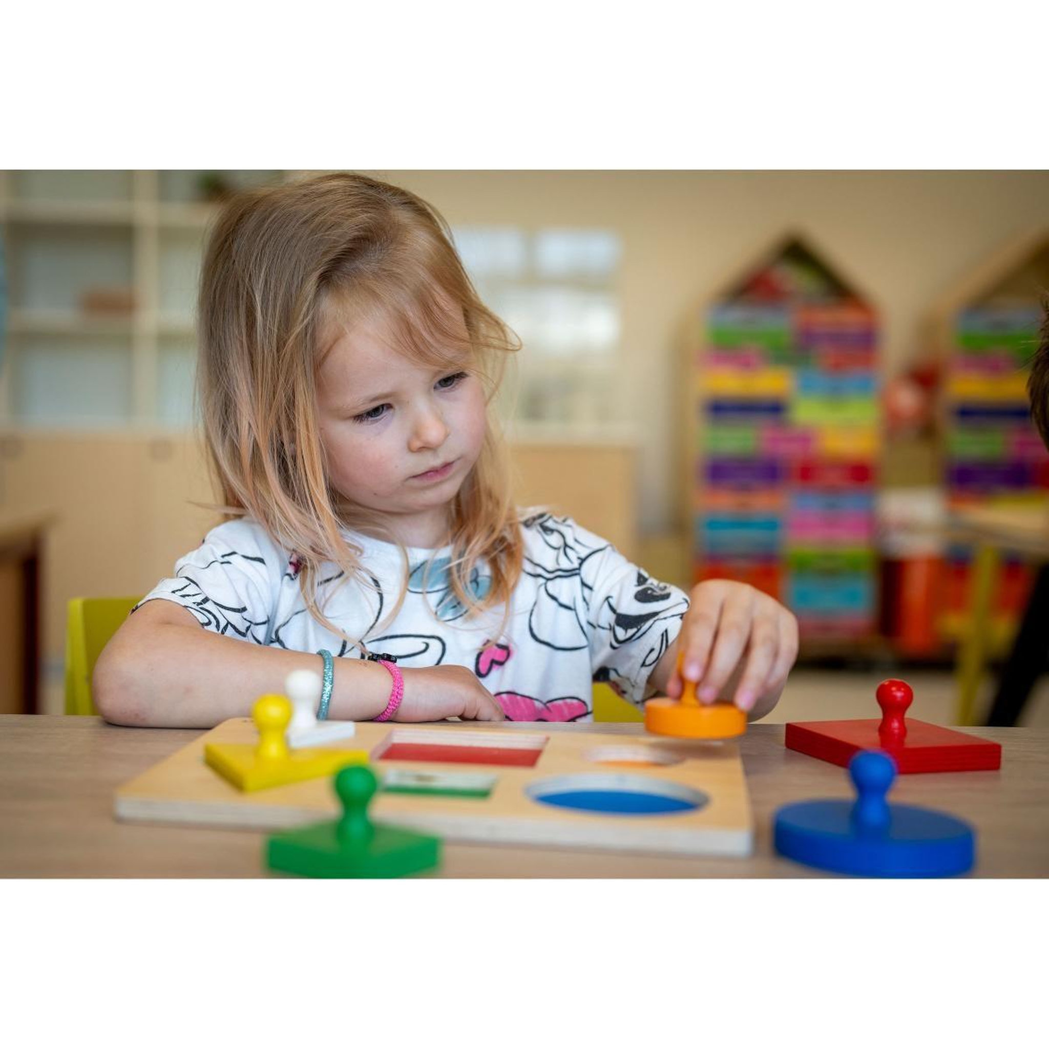 Voir la diapositive 4 : EDUCO Tri de formes — jeu éducatif pour la classe