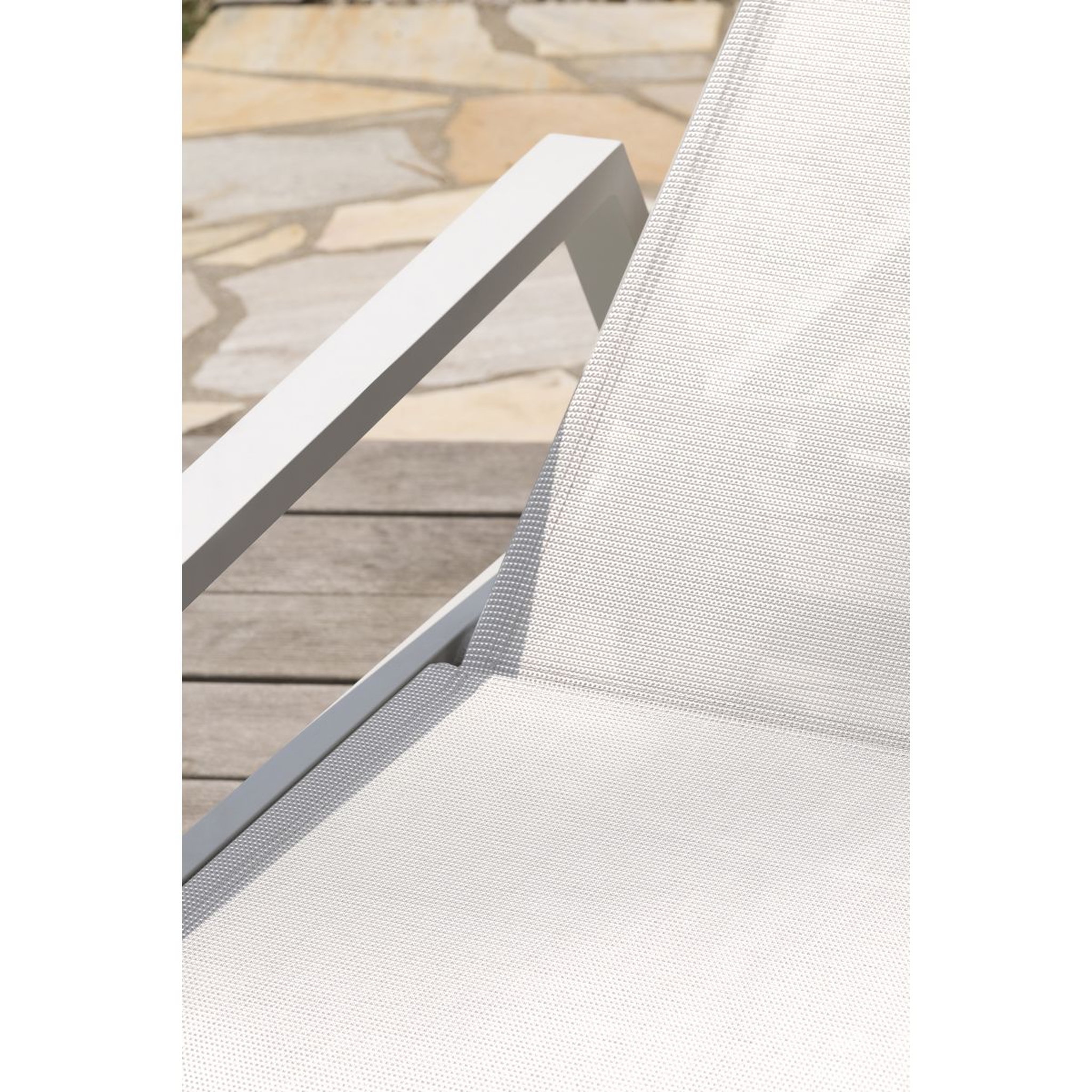 Voir la diapositive 3 : PARIS GARDEN Bain de soleil - Aluminium et textilène - Blanc - IBIZA