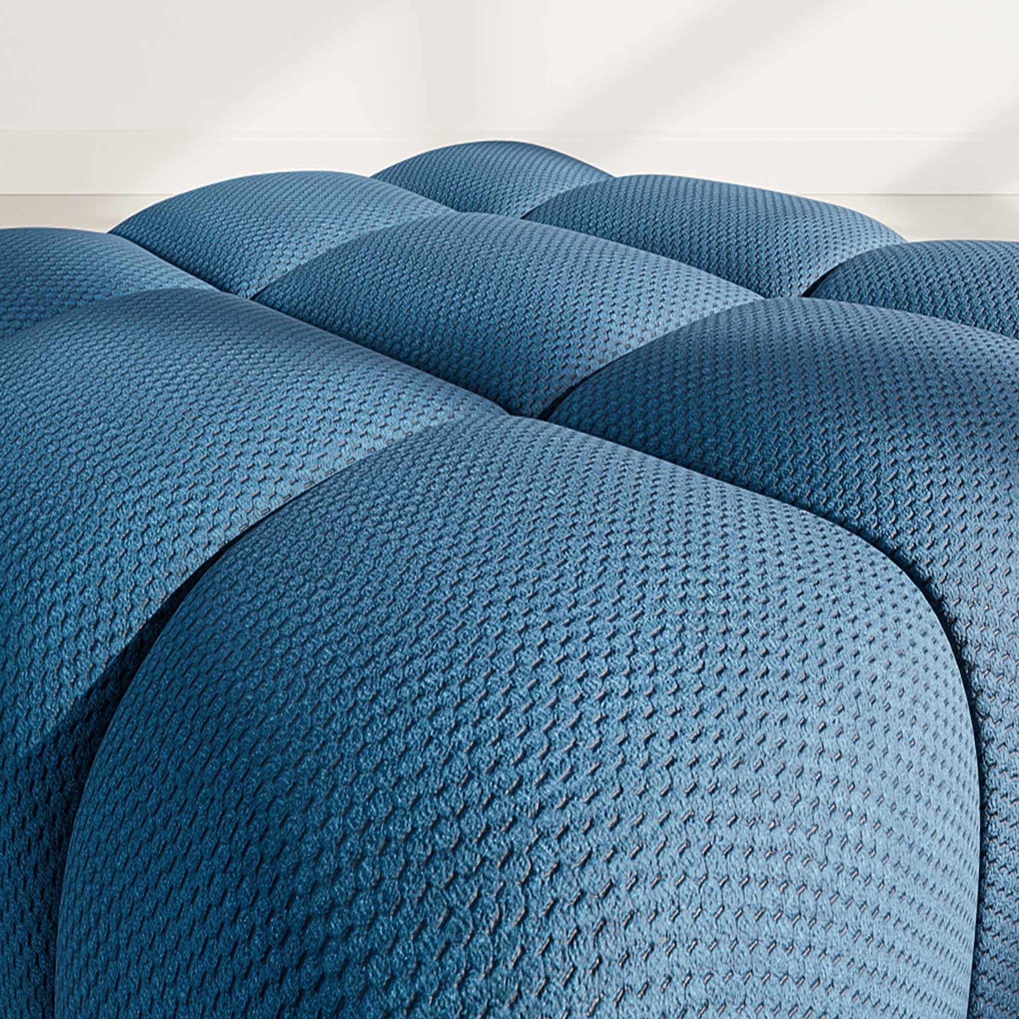Voir la diapositive 4 : LISA DESIGN Ruby - pouf en velours texturé