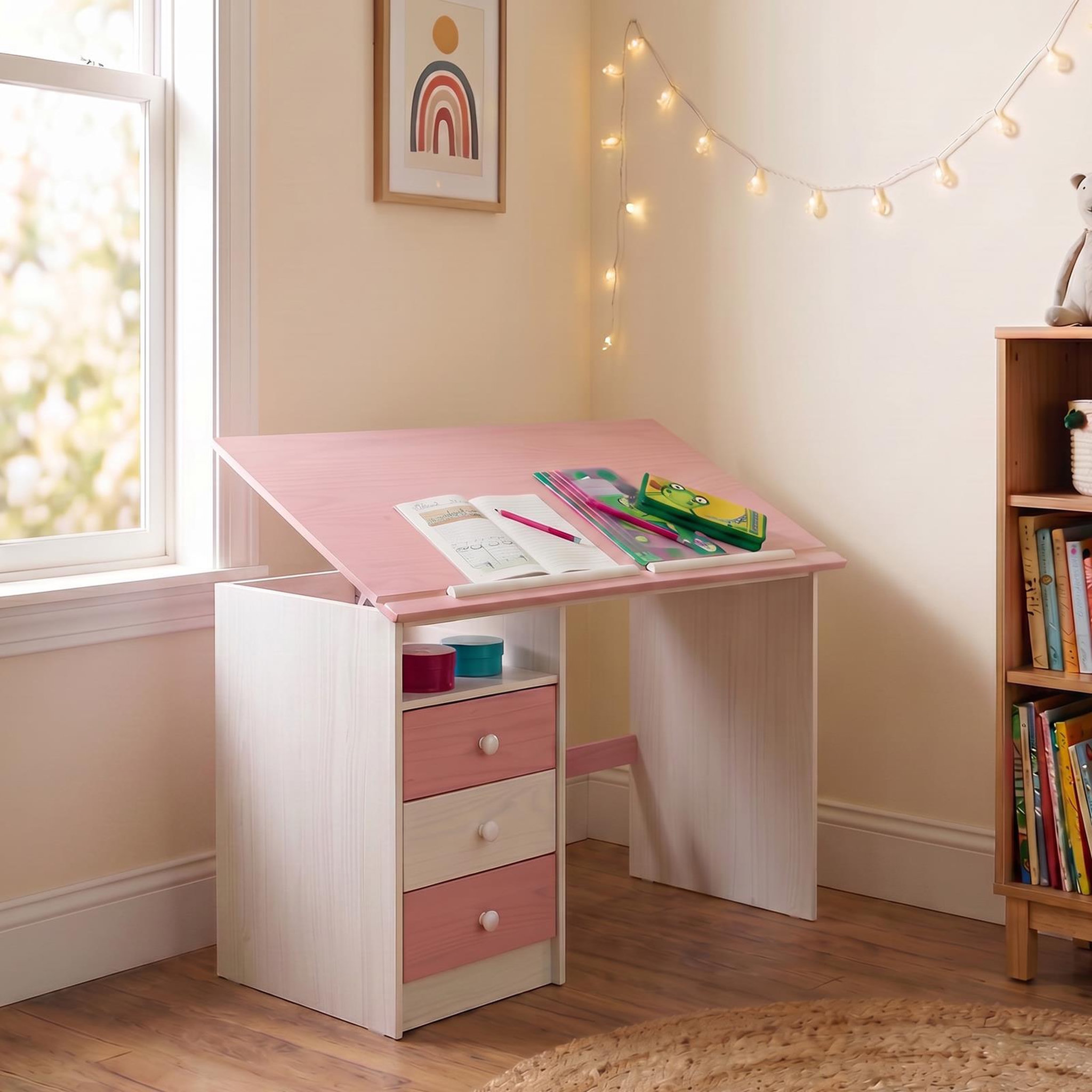 Voir la diapositive 2 : IDIMEX Bureau enfant KEVIN, en pin massif, 3 tiroirs et plateau inclinable