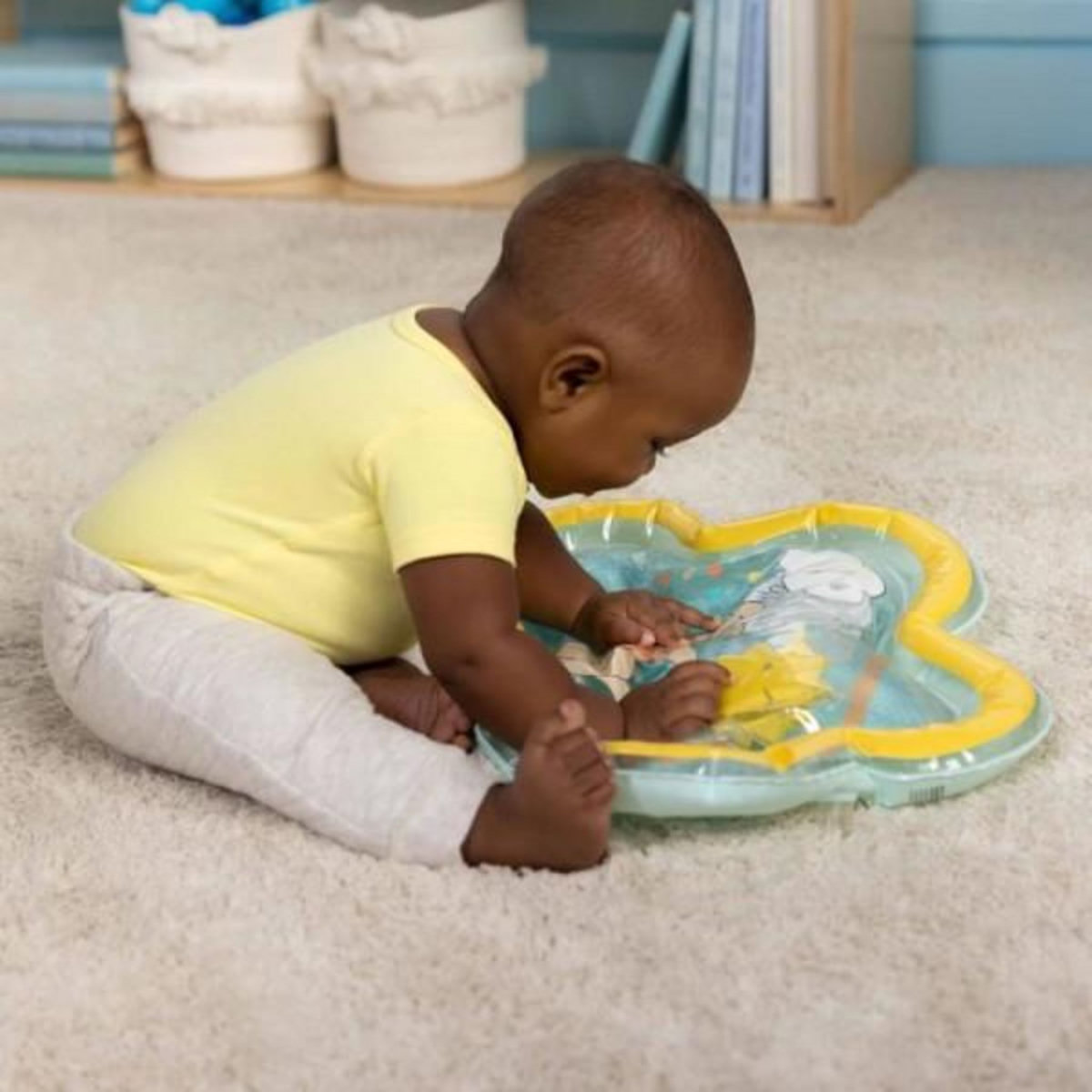 DISNEY DISNEY BABY -WINNIE- Tapis d'eau pour bébé, jeu sensoriel et d'éveil?, gonflable, facile a nettoyer, pliable, des la naissanc