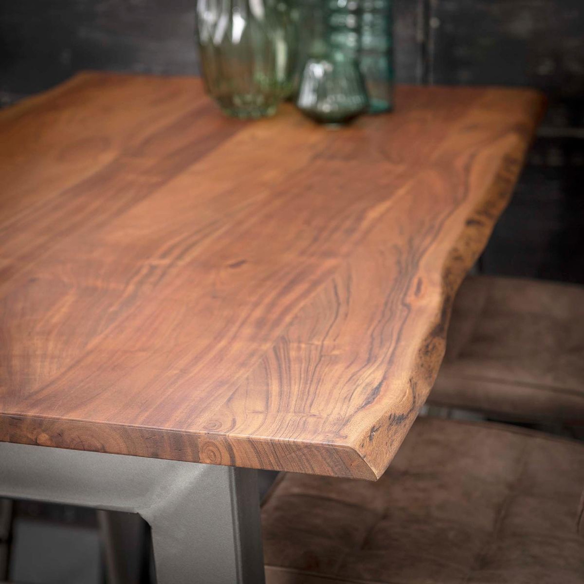 Voir la diapositive 4 : JLC KREATION Table haute en bois massif d'acacia ERNEST