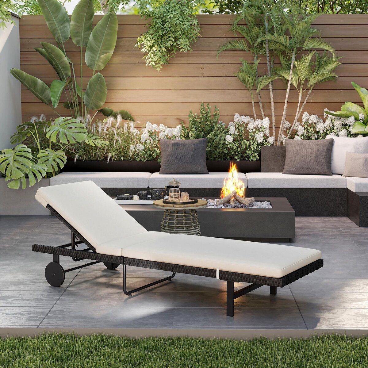 OUTSUNNY Bain de soleil transat inclinable 2 roues - épais matelas intégré blanc cassé -  acier résine tressée noir