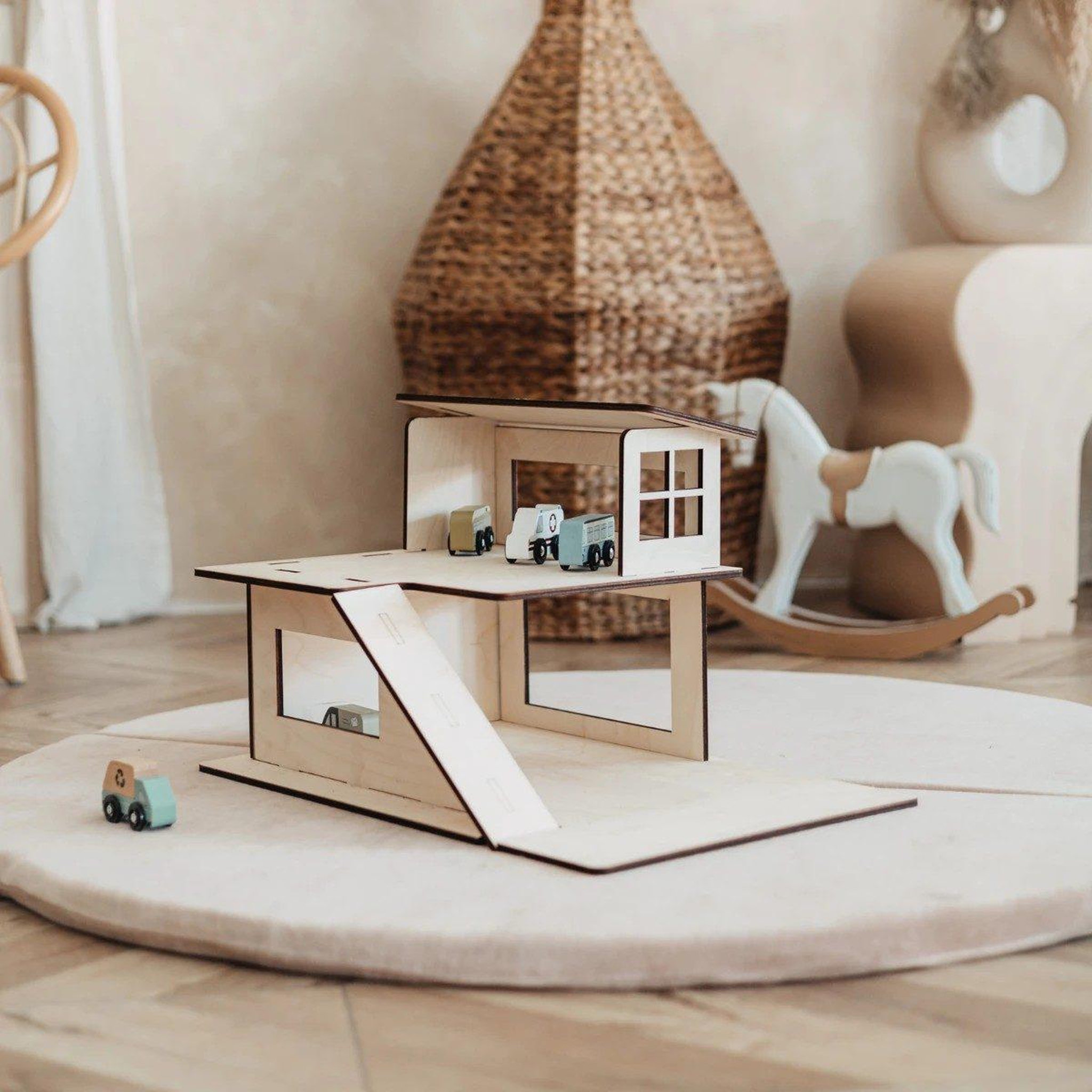 Voir la diapositive 2 : MONIO FOR KIDS Garage en bois 2 niveaux en contreplaqué de bouleau