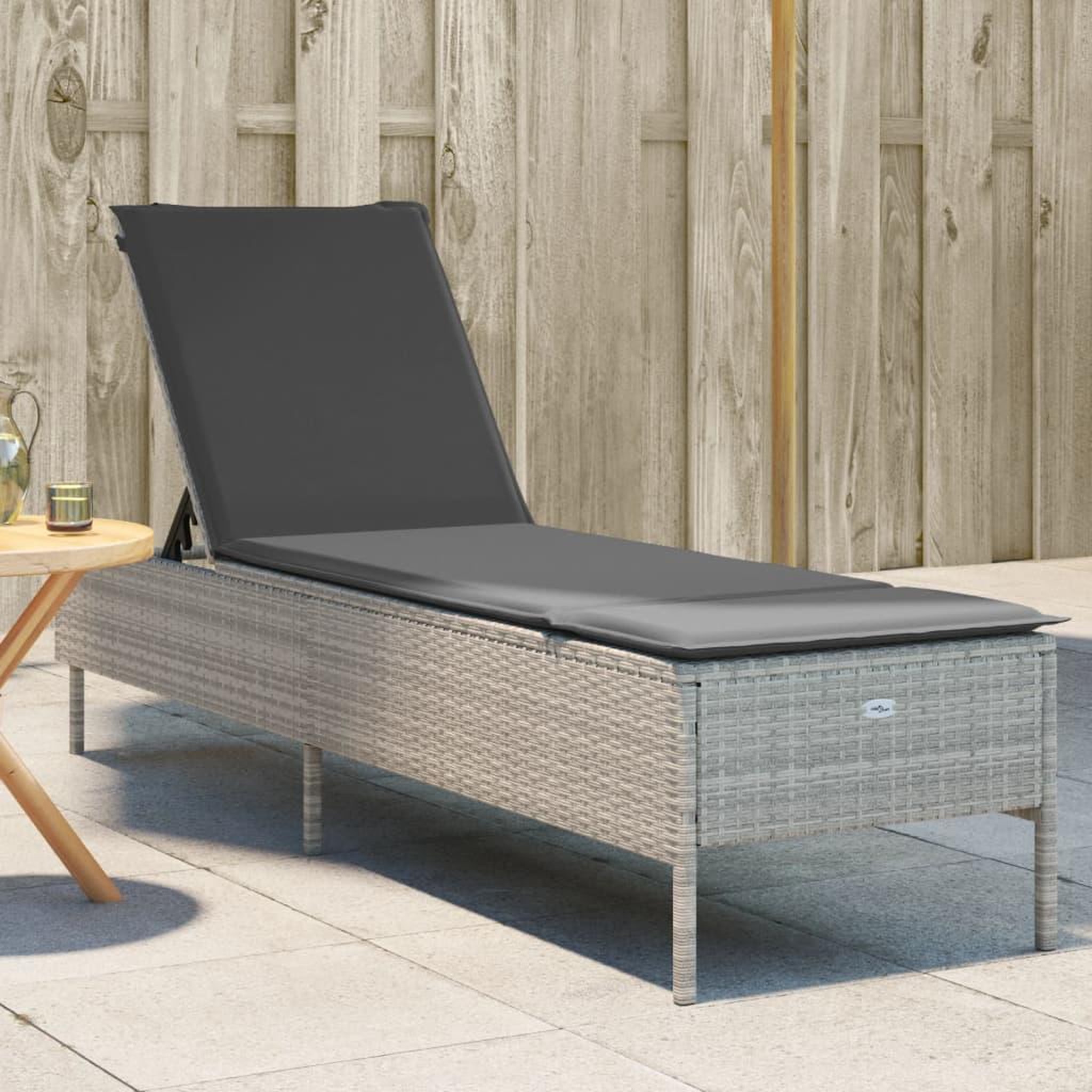VIDAXL Chaise longue avec coussin gris clair resine tressee