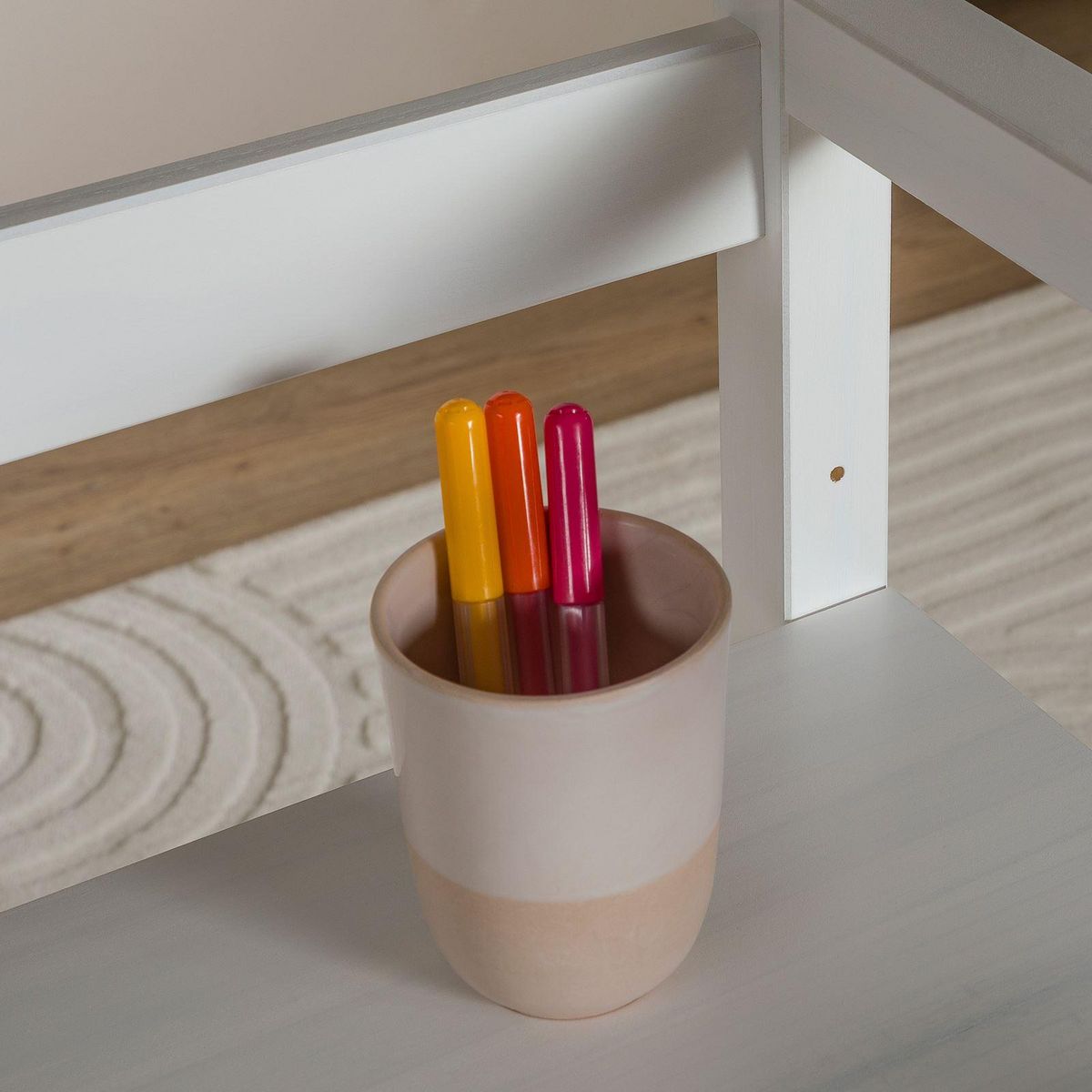 IDIMEX Bureau enfant SUZA réglable en hauteur en pin