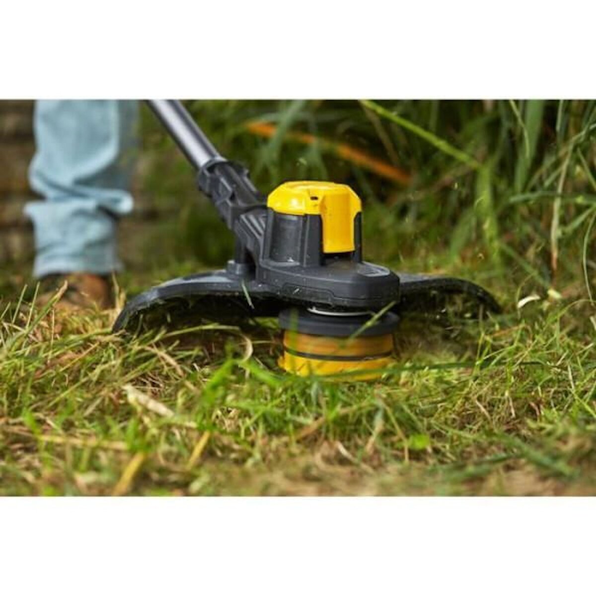 STANLEY FATMAX STANLEY FATMAX - COUPE BORDURES 18V BRUSHLESS 33CM - Fourni avec une bobine, un chargeur et une batterie 4AH