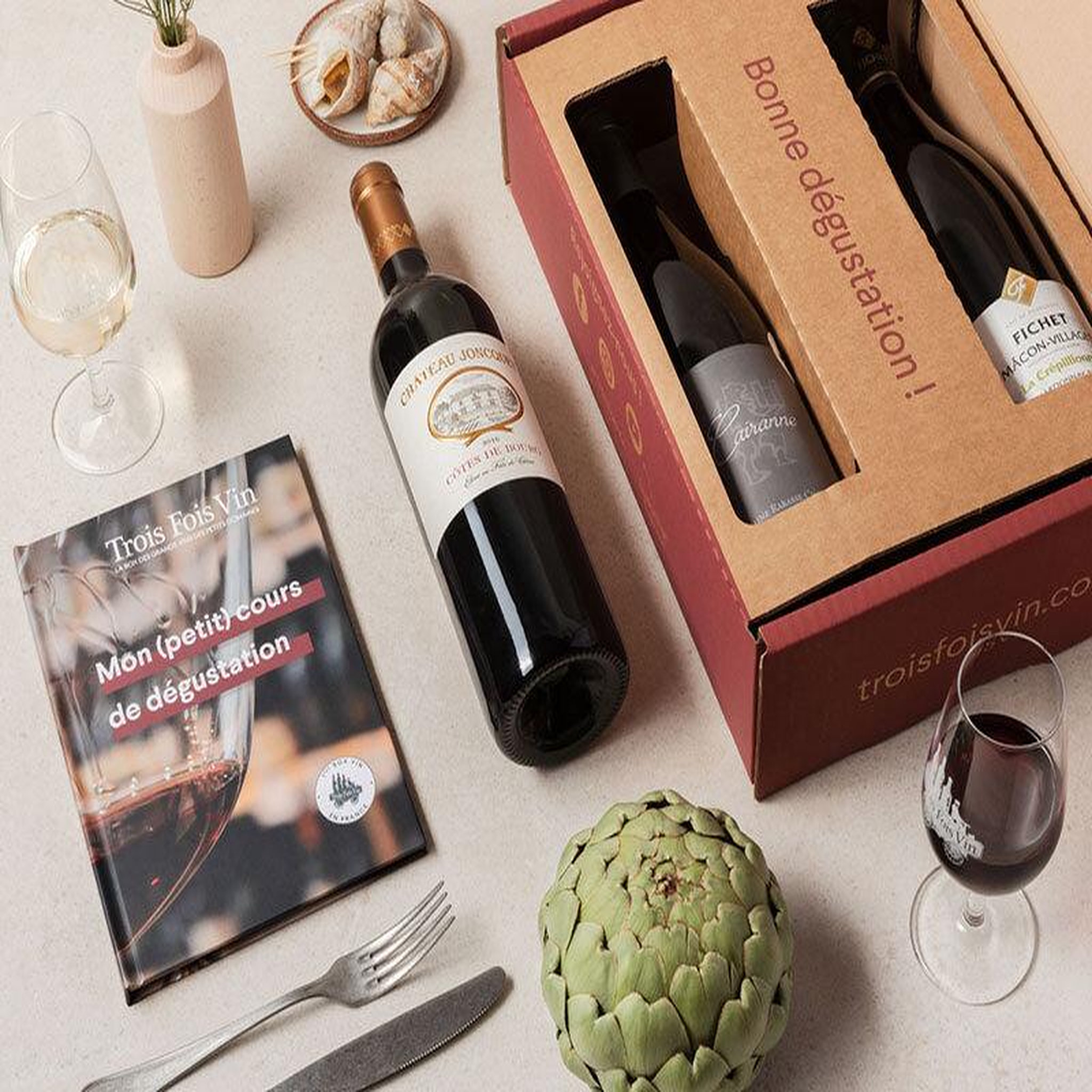 Voir la diapositive 4 : Smartbox Coffret de 3 bouteilles de vin et livre d'œnologie - coffret cadeau gastronomie