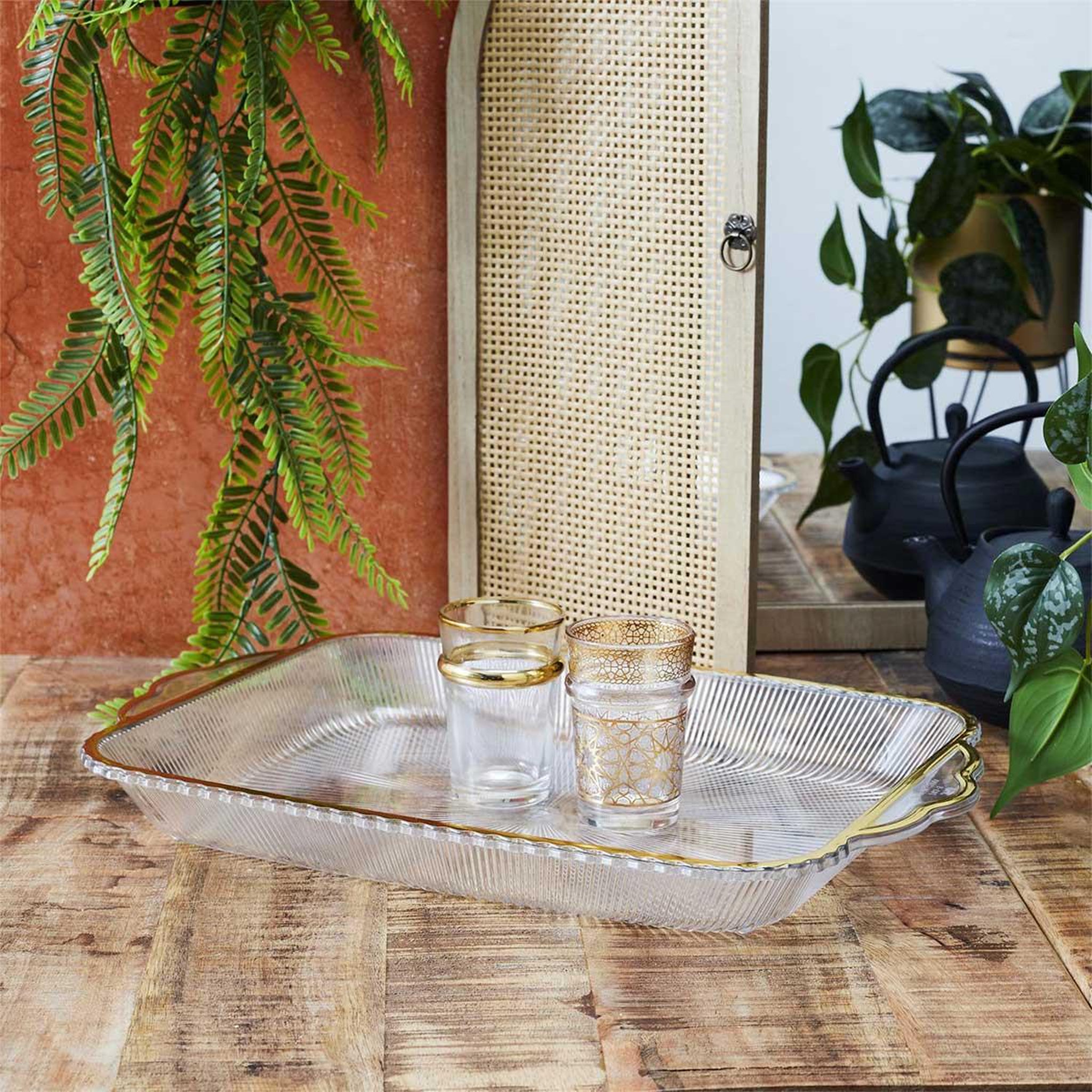 Voir la diapositive 4 : The Home Deco Factory Plateau de service design  mirage  41cm transparent