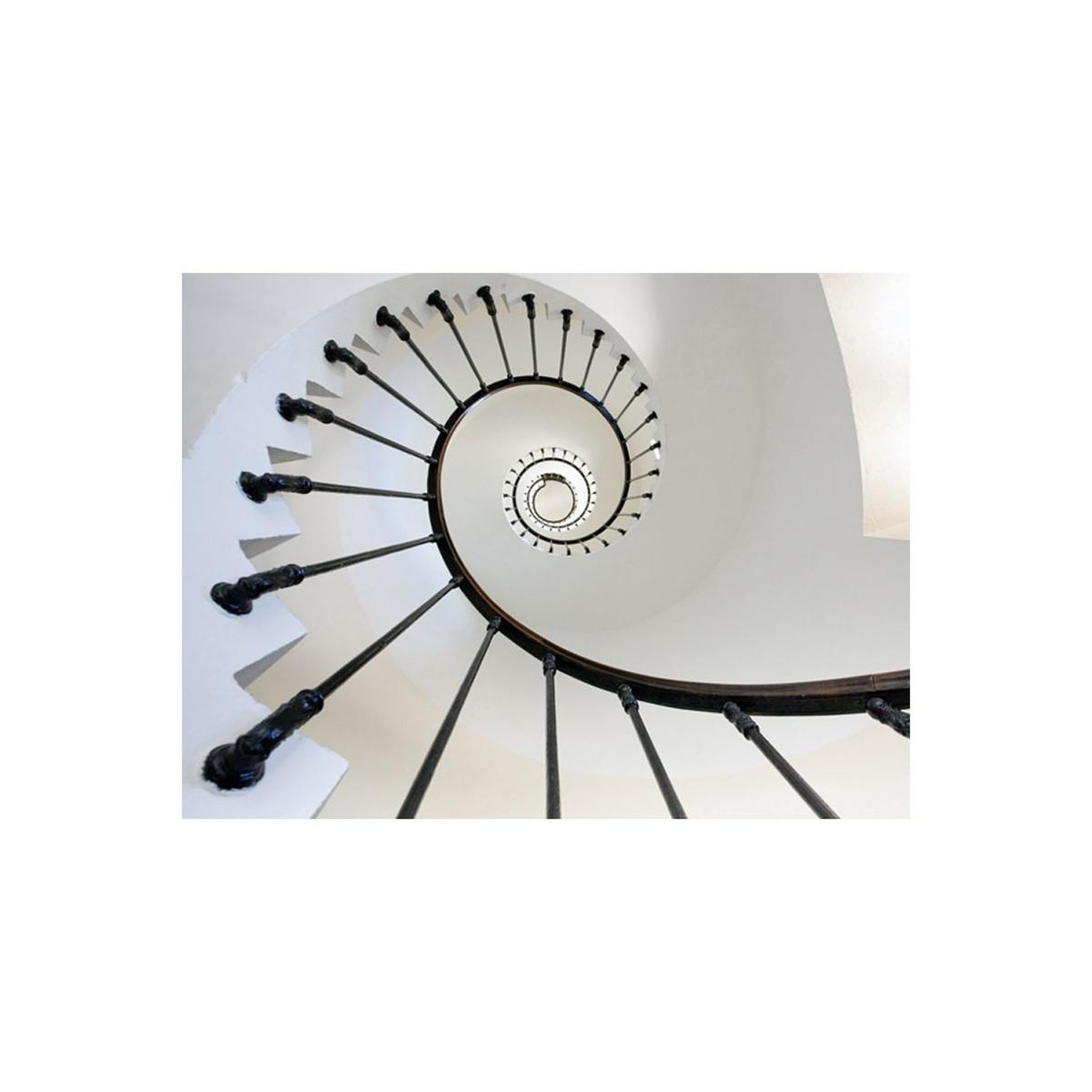 Voir la diapositive 2 : Paris Prix Papier Peint  Escaliers Phare