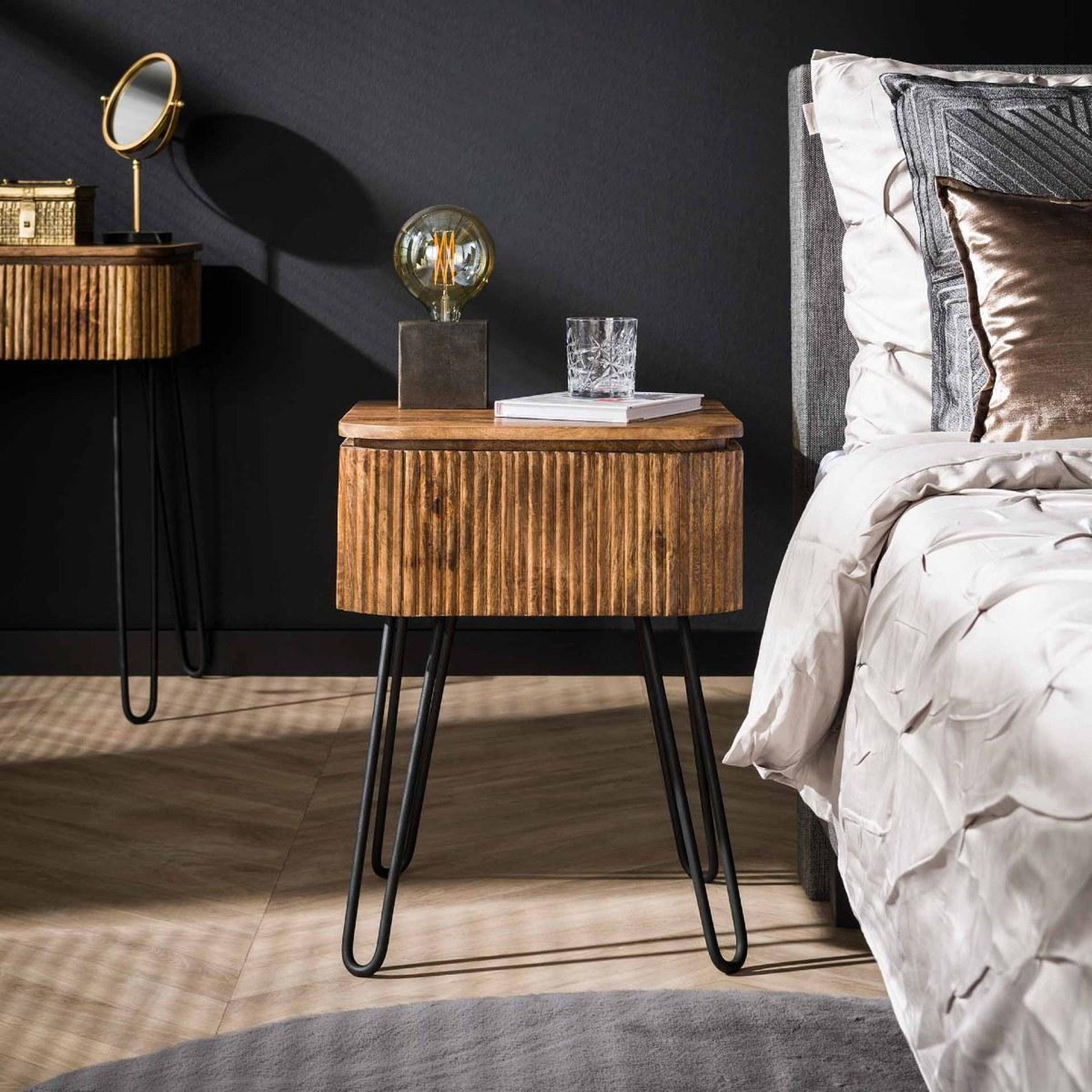 Voir la diapositive 2 : JLC KREATION Table de chevet en bois massif onda 1 tiroir pied métal