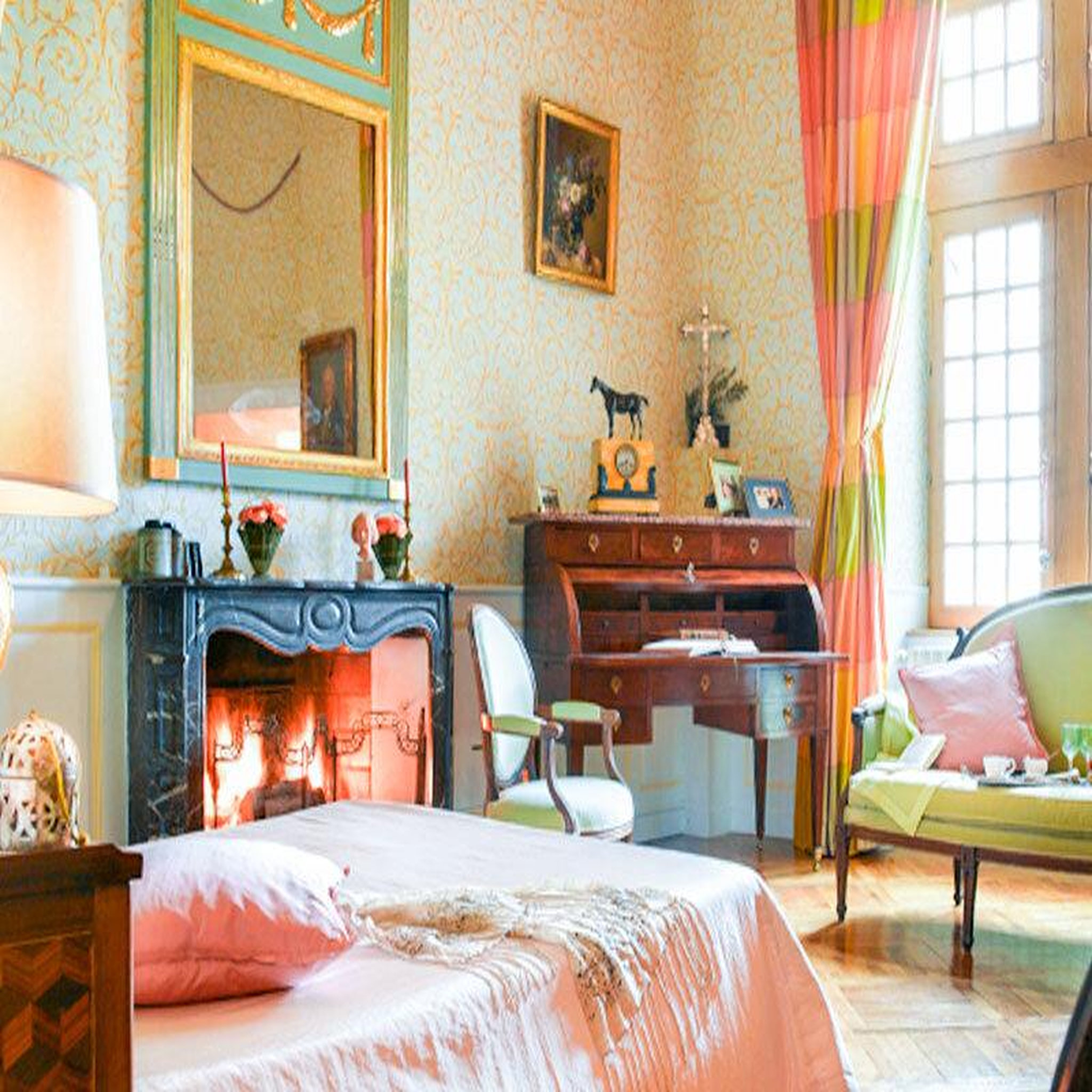 Voir la diapositive 2 : Smartbox Séjour de 2 jours en château 4* avec dîner 4 plats près d'Annecy - Coffret Cadeau Séjour