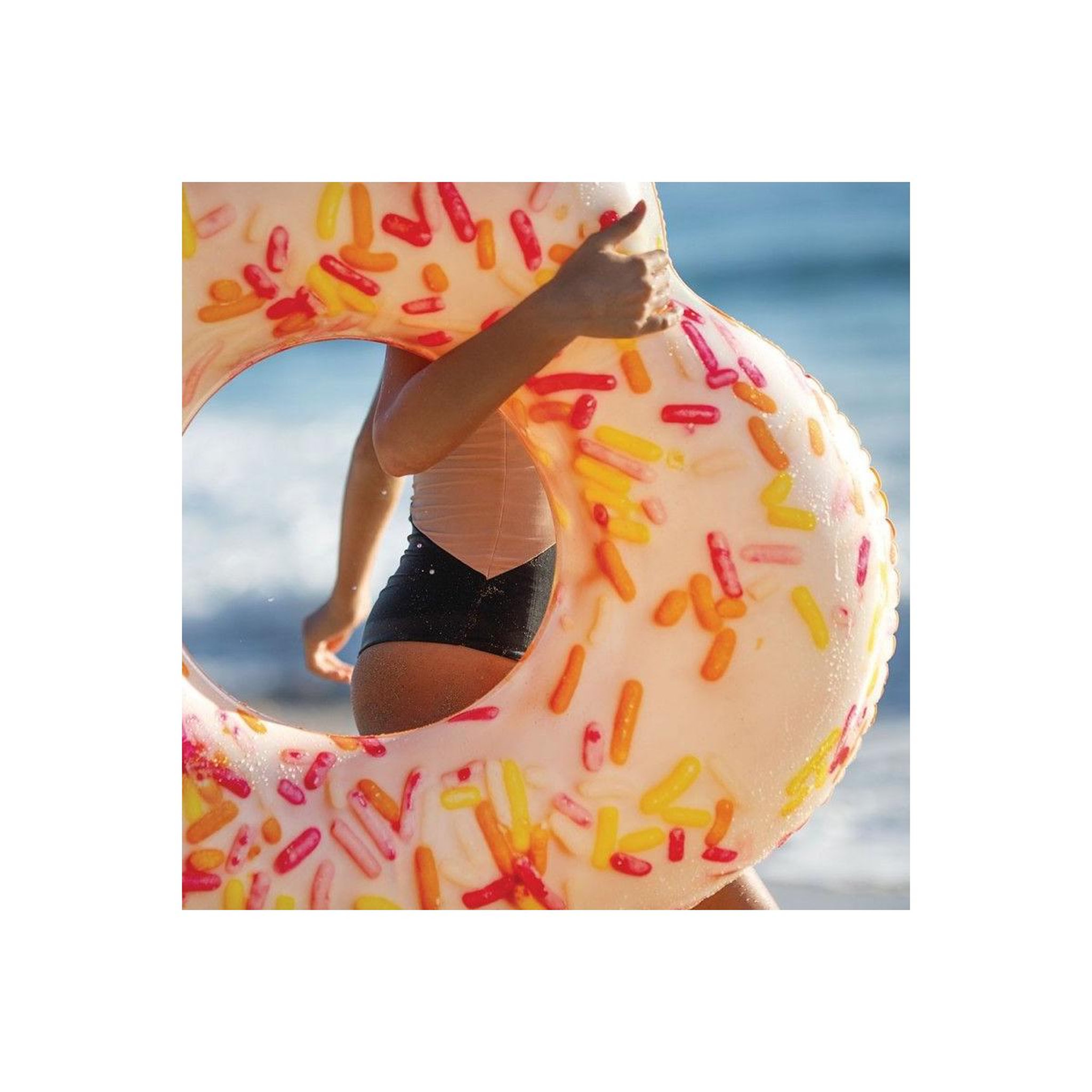 Voir la diapositive 2 : INTEX Bouée gonflable cœur  donut  94cm multicolore